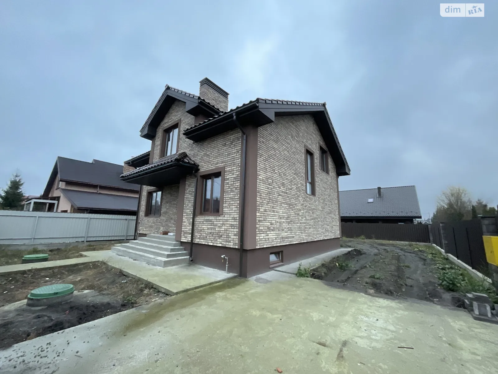 Продается дом на 2 этажа 155 кв. м с бассейном, цена: 210000 $ - фото 1