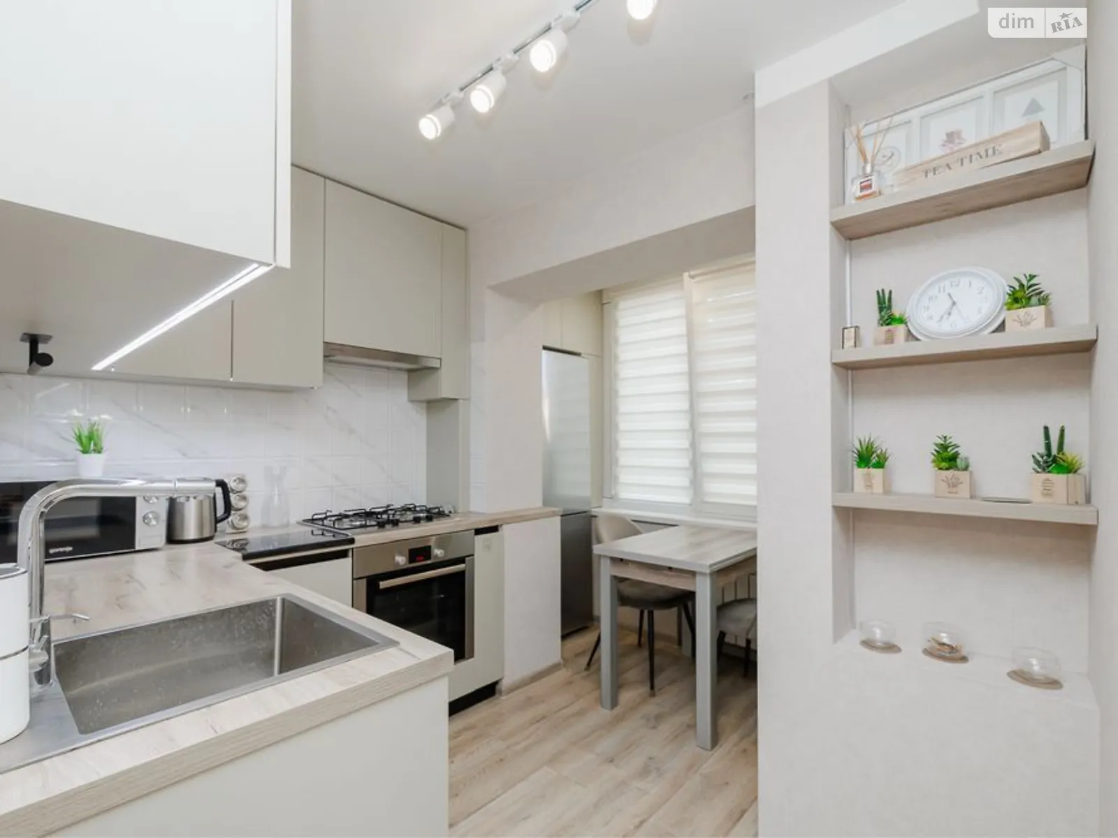 Продается 1-комнатная квартира 34 кв. м в Киеве, просп. Воскресенский(Перова), 23 - фото 1