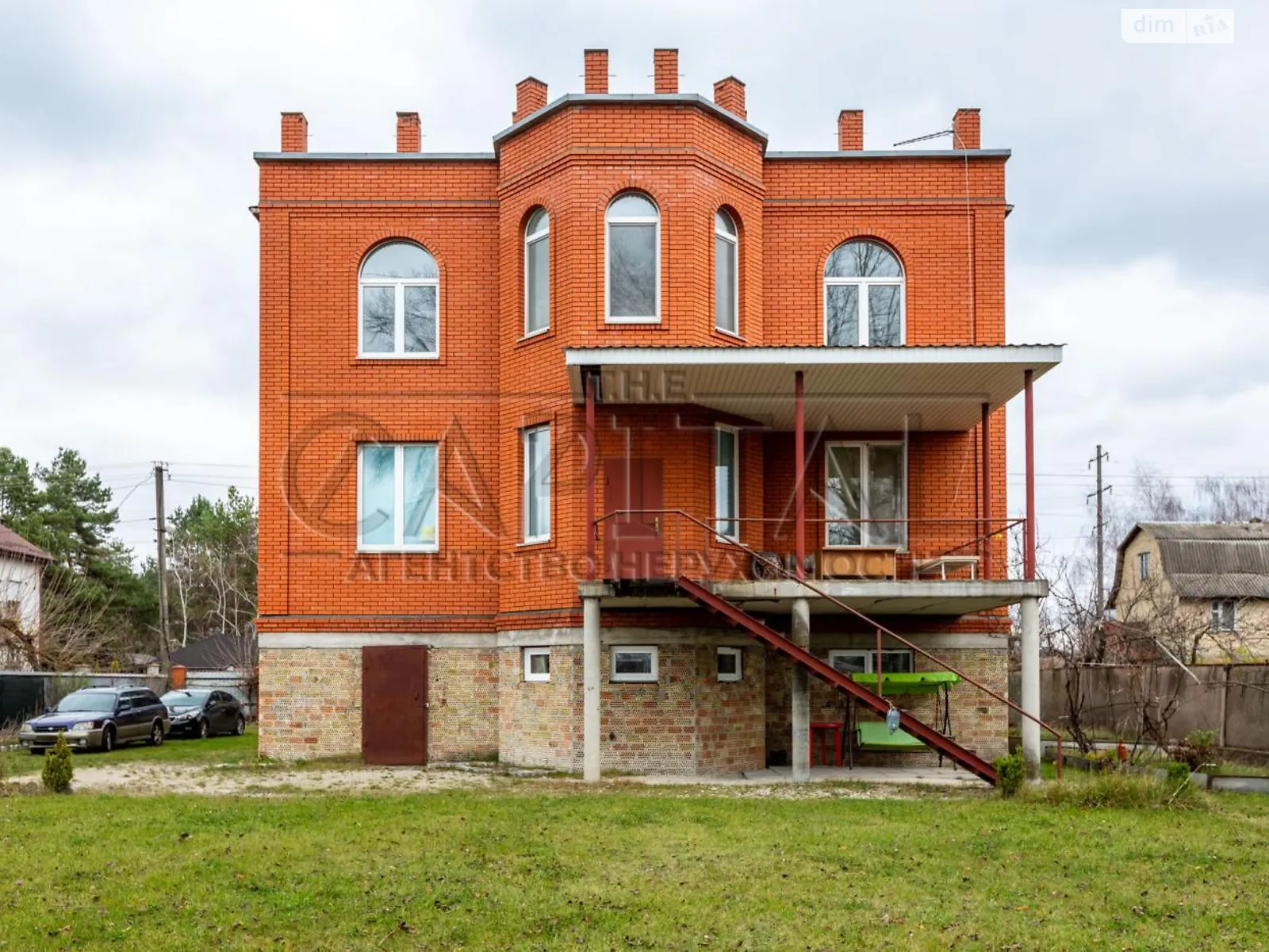 Продается дом на 3 этажа 414 кв. м с балконом, цена: 350000 $ - фото 1