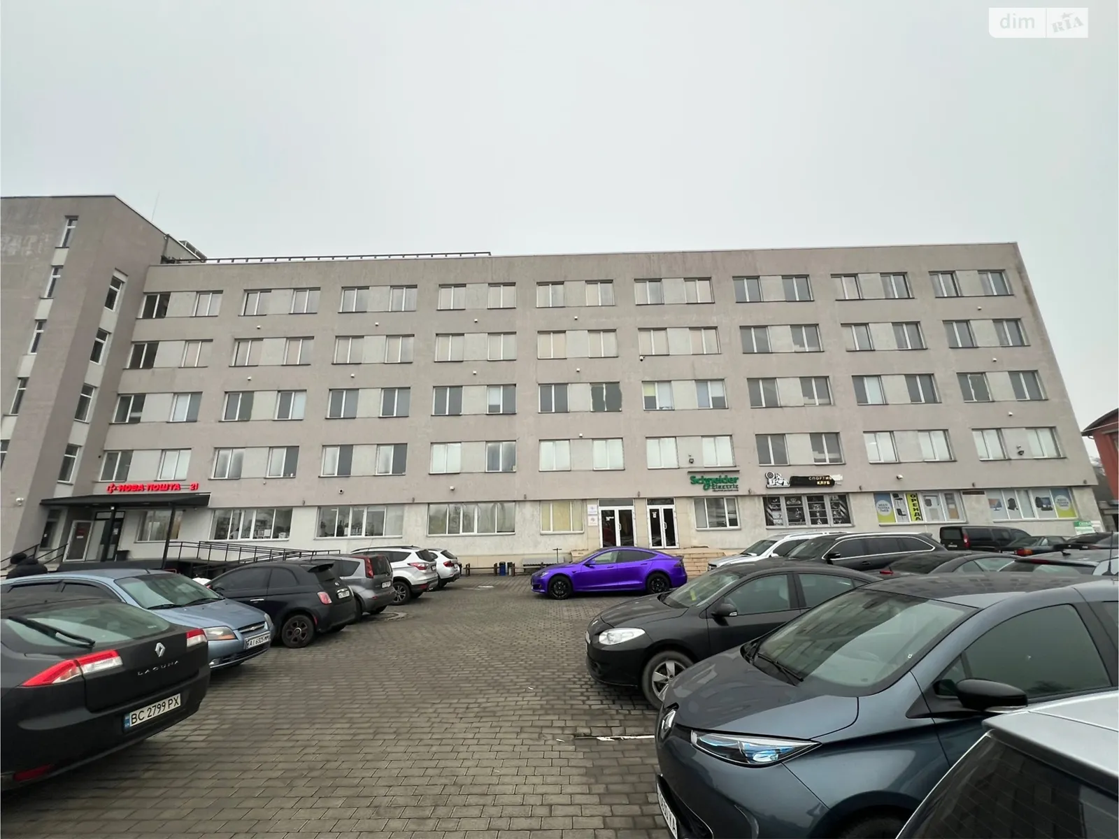 Сдается в аренду офис 246.44 кв. м в бизнес-центре, цена: 1725 $ - фото 1