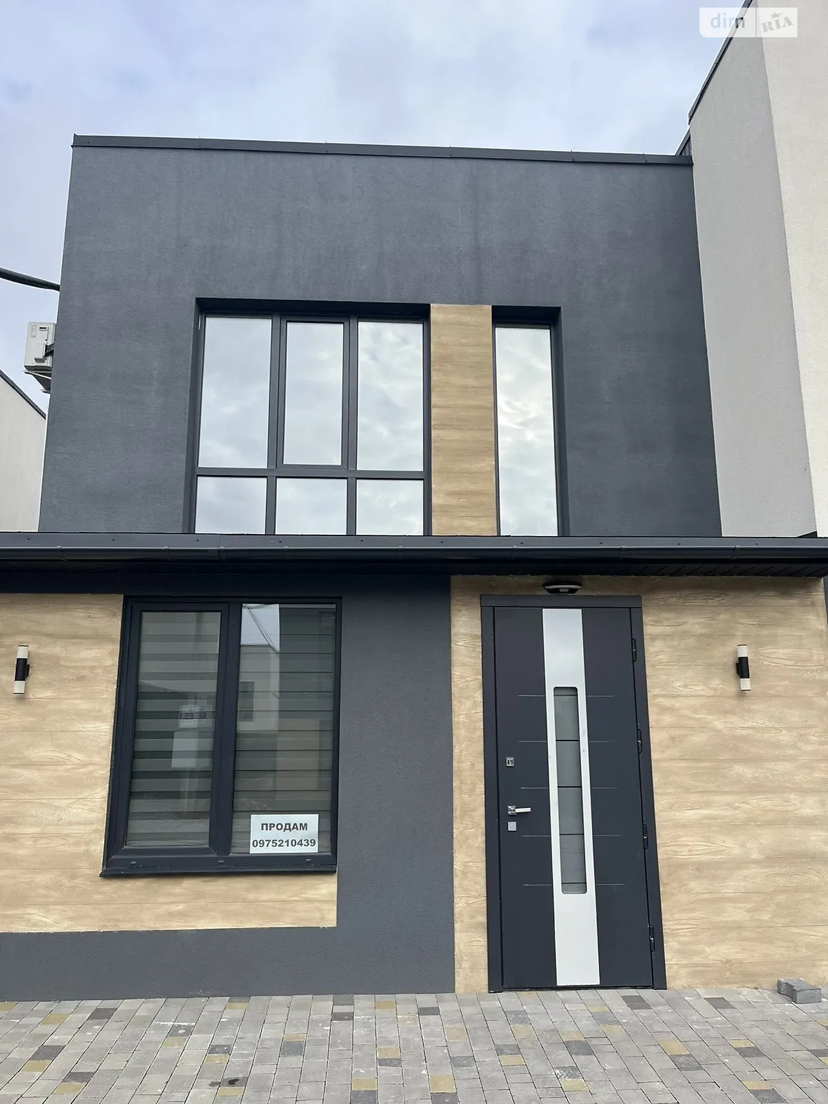 Продается дом на 2 этажа 113 кв. м с подвалом, цена: 137000 $ - фото 1