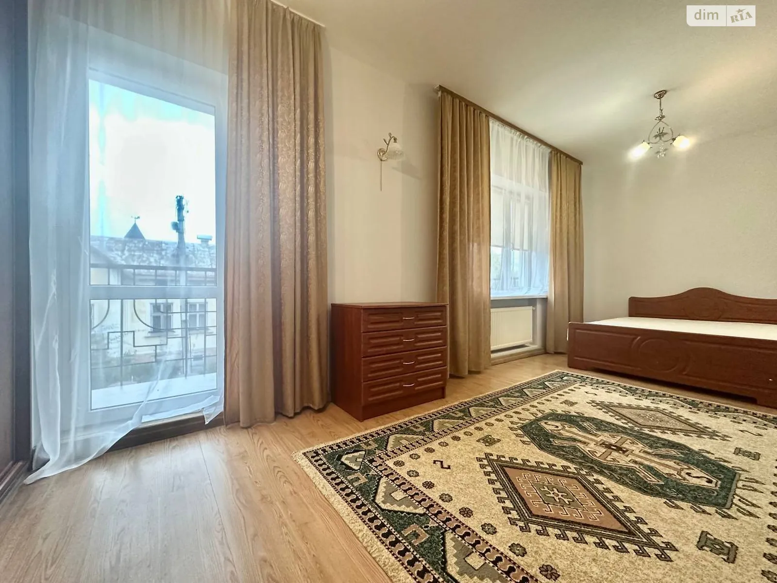 Сдается в аренду дом на 2 этажа 160 кв. м с мебелью, цена: 800 $ - фото 1