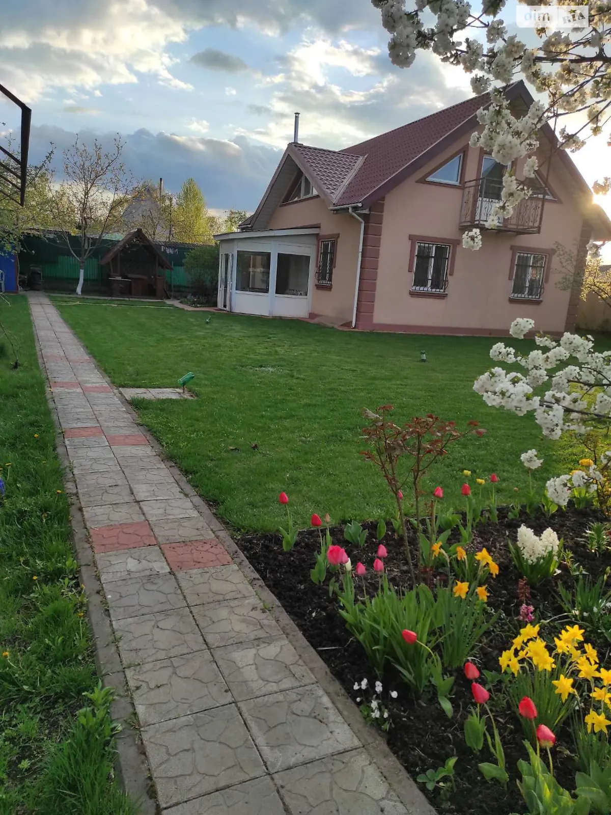 Продается дом на 2 этажа 142.6 кв. м с мансардой, цена: 140000 $ - фото 1