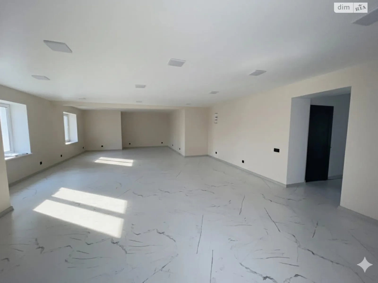 Продается помещения свободного назначения 113.7 кв. м в 11-этажном здании, цена: 113000 $ - фото 1