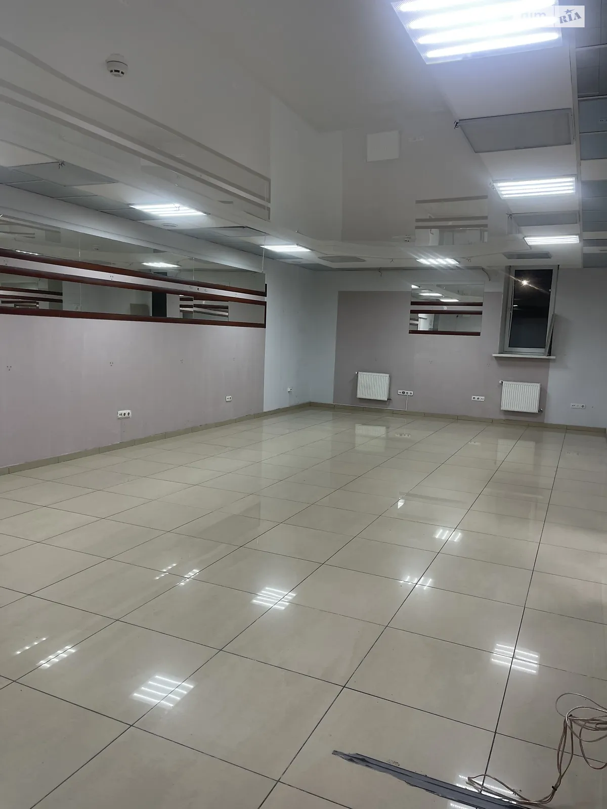 Сдается в аренду помещения свободного назначения 130 кв. м в 5-этажном здании, цена: 70000 грн - фото 1