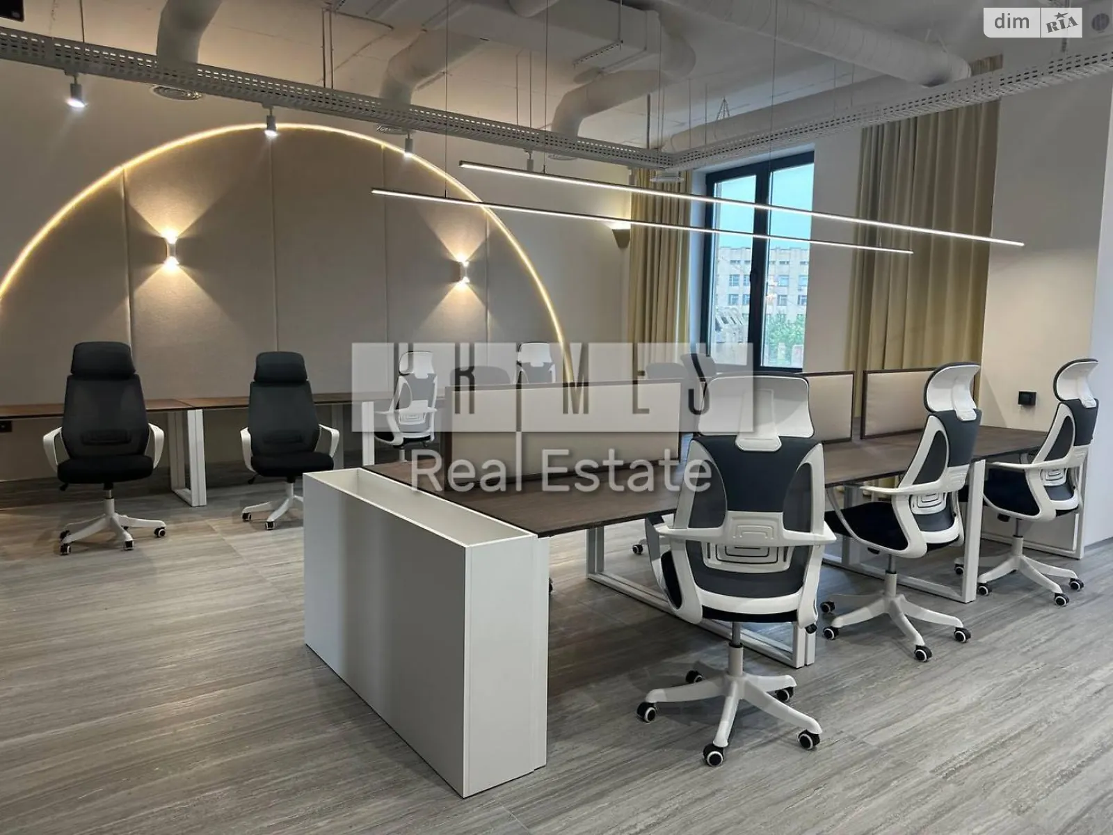 Продается офис 178.8 кв. м в бизнес-центре, цена: 820000 $ - фото 1