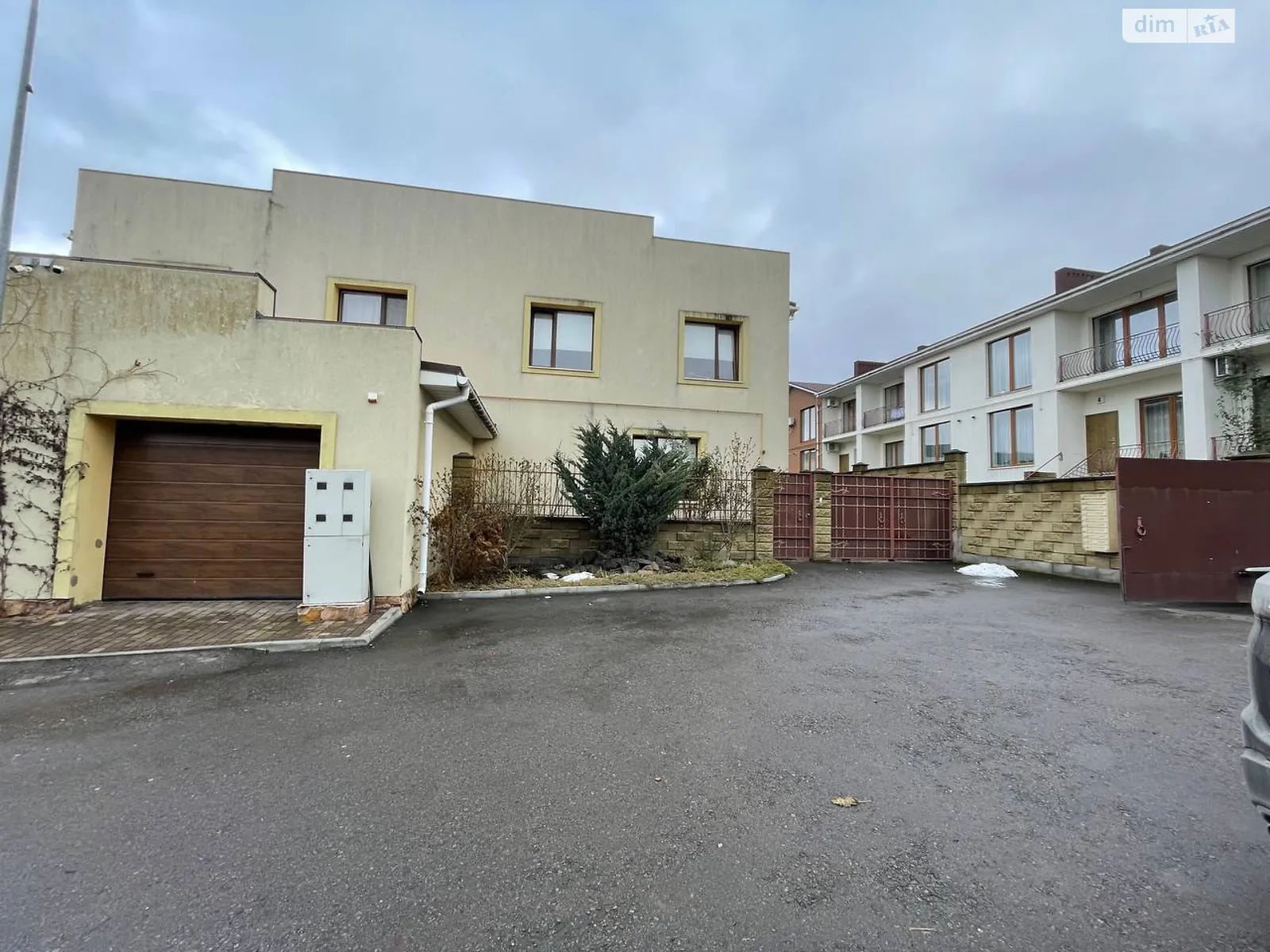 Продается часть дома 176 кв. м с подвалом, цена: 250000 $ - фото 1