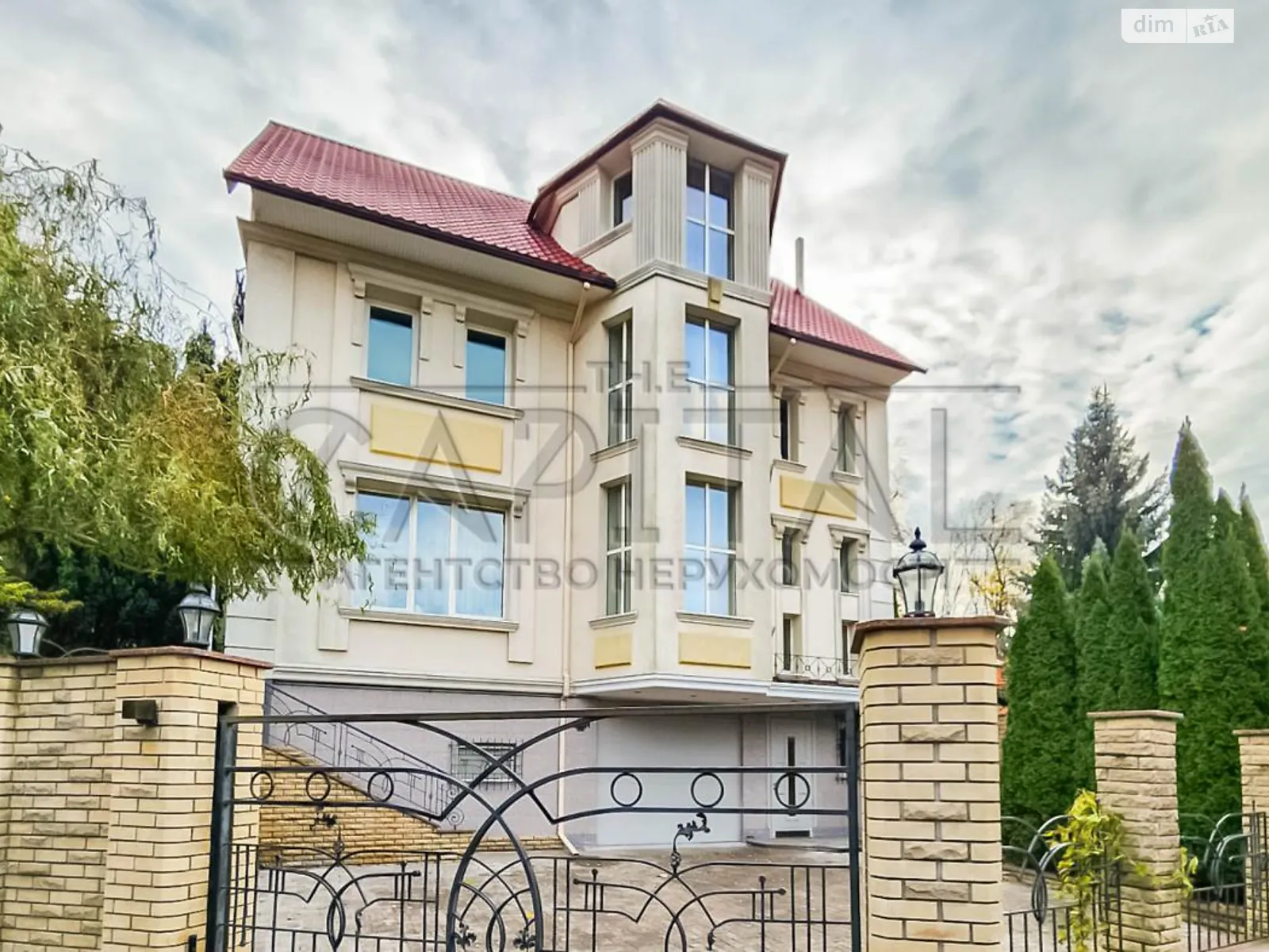 Сдается в аренду дом на 3 этажа 300.6 кв. м с баней/сауной, цена: 6000 $ - фото 1