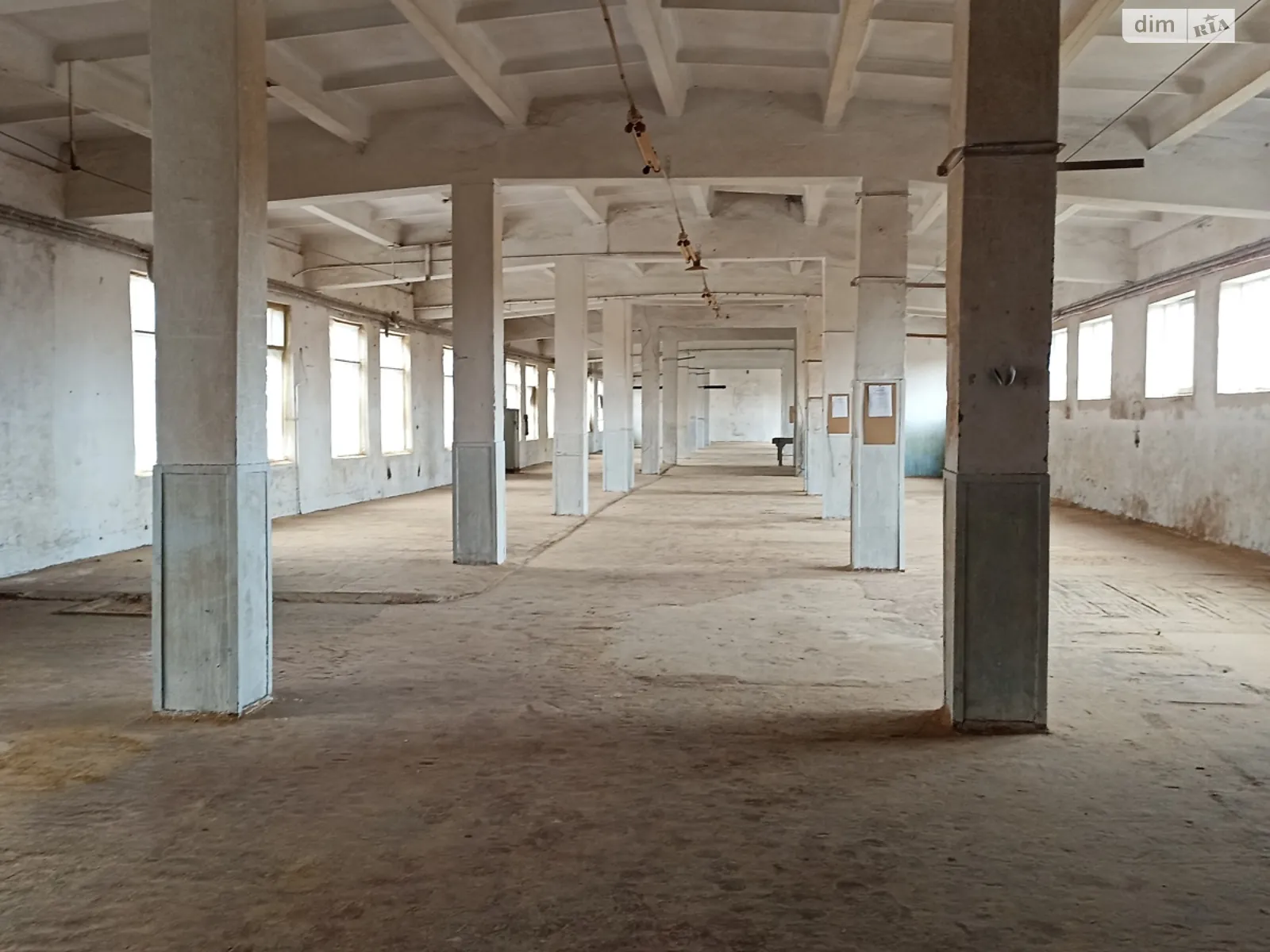 Сдается в аренду помещения свободного назначения 1000 кв. м в 2-этажном здании, цена: 100000 грн - фото 1