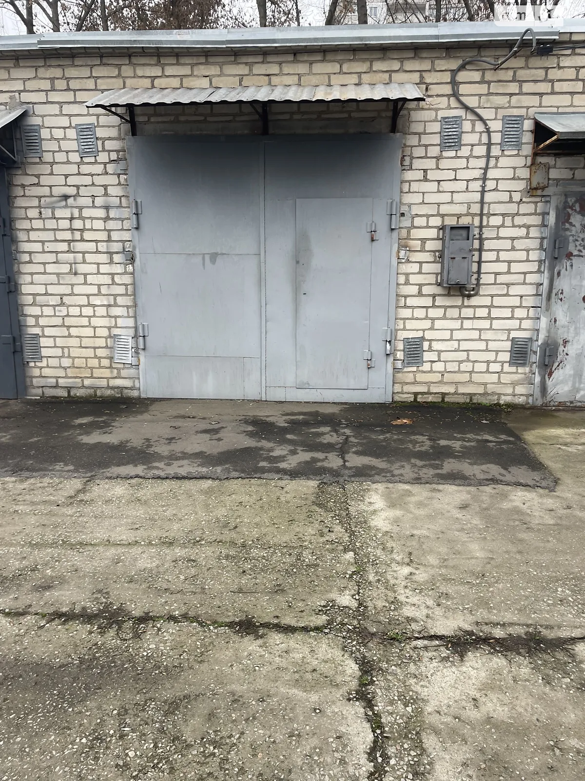 Продается место в гаражном кооперативе под легковое авто на 28 кв. м, цена: 12500 $ - фото 1