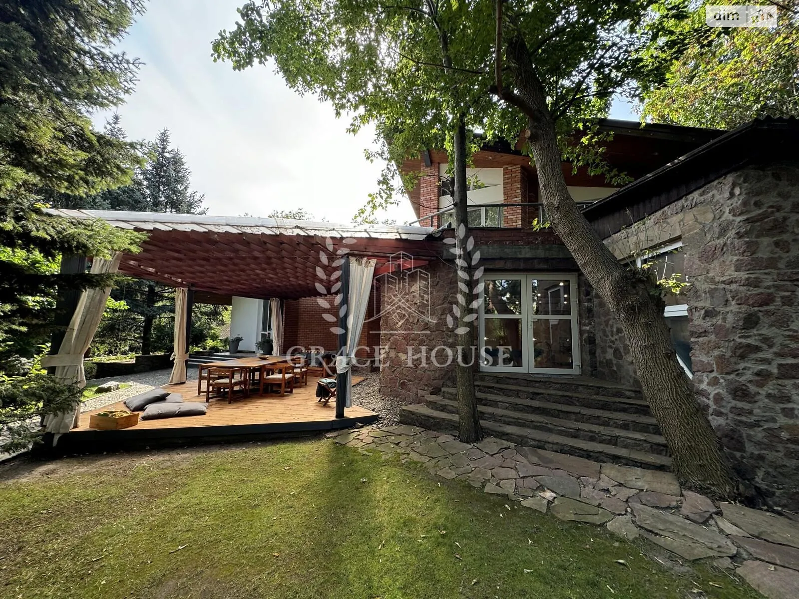 Сдается в аренду дом на 2 этажа 480 кв. м с верандой, цена: 5500 $ - фото 1