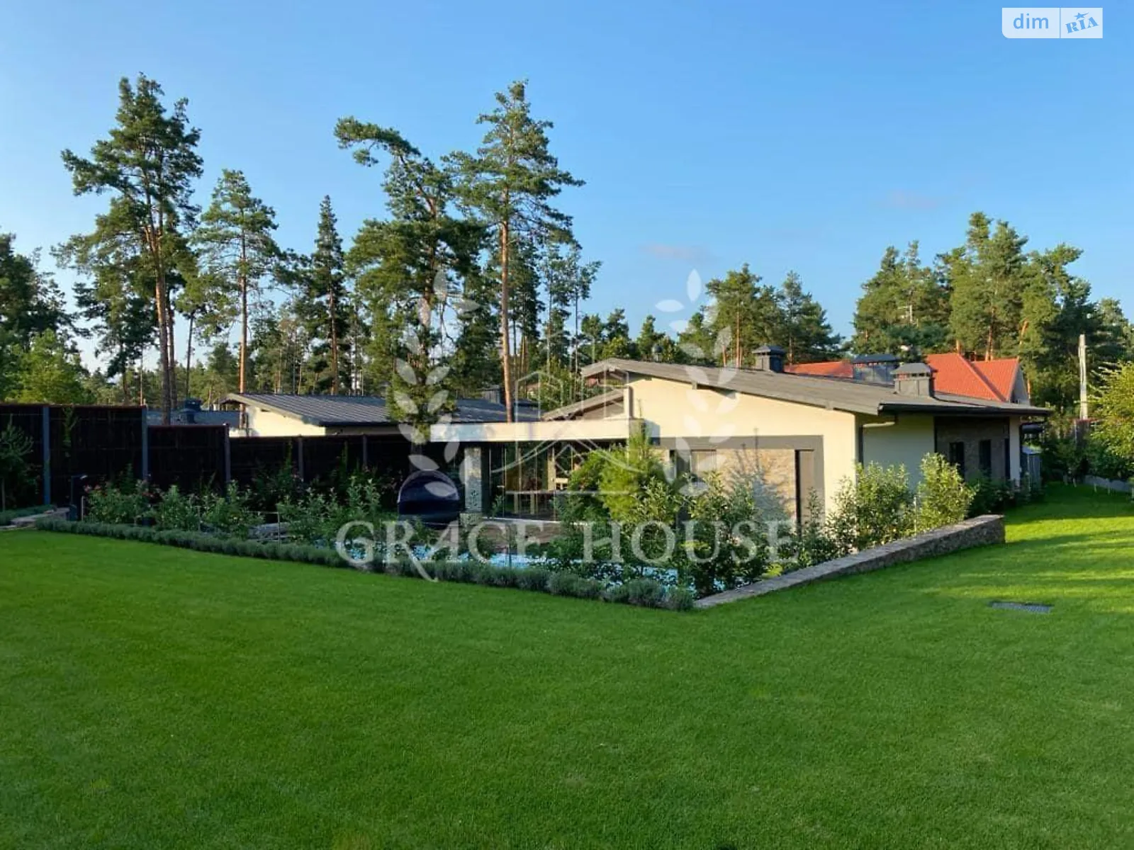 Сдается в аренду одноэтажный дом 270 кв. м с террасой, цена: 5500 $ - фото 1