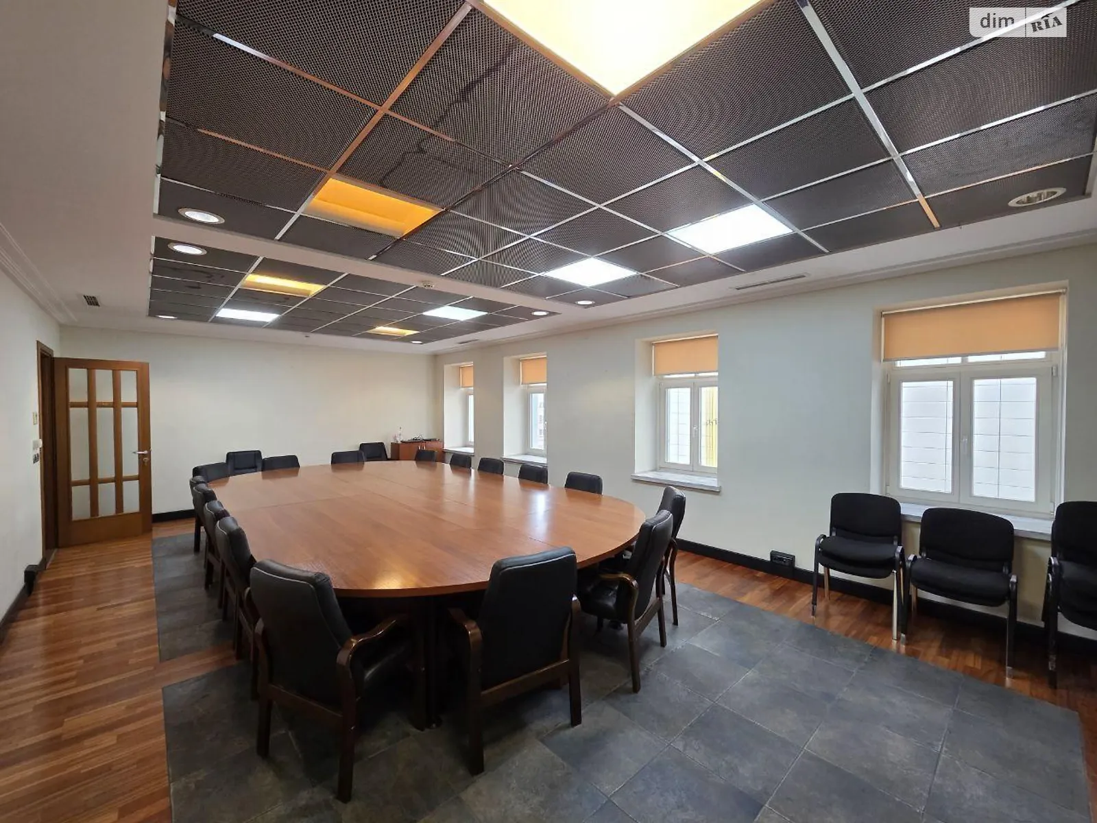 Сдается в аренду офис 470 кв. м в бизнес-центре, цена: 400000 грн - фото 1