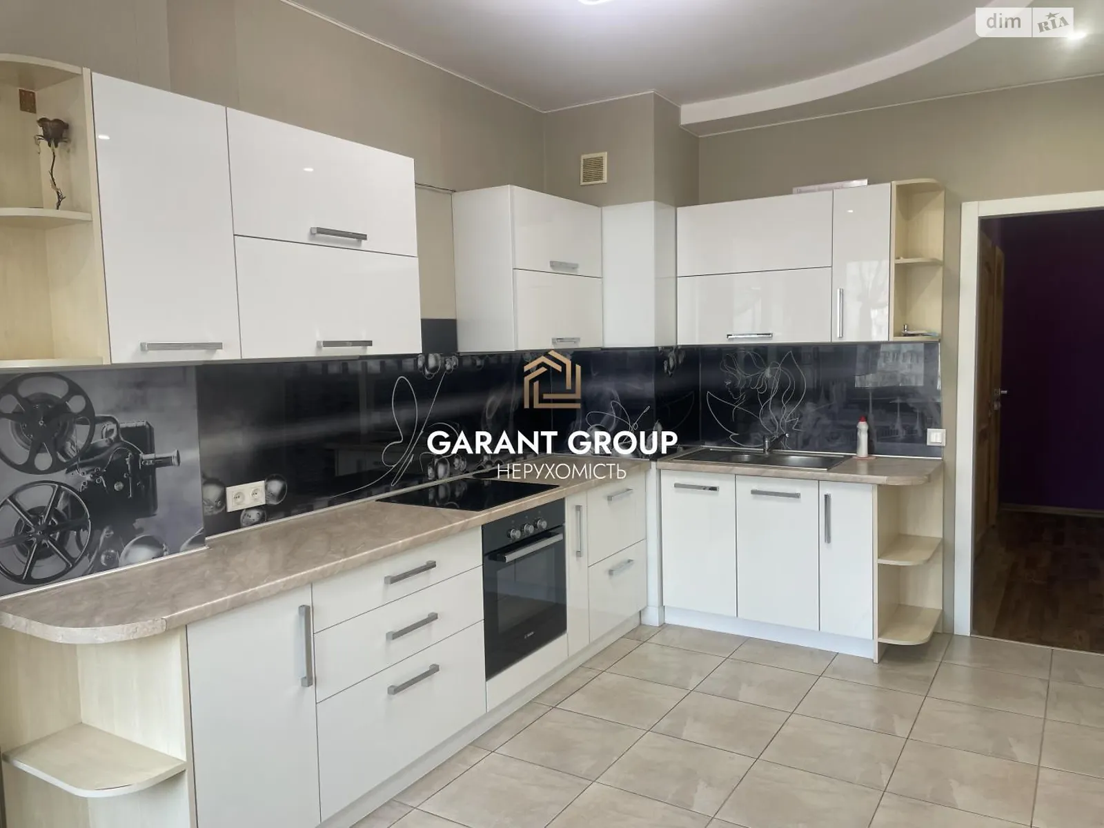 Продается 2-комнатная квартира 65 кв. м в Лиманке, мас. Радужный, 10В - фото 1