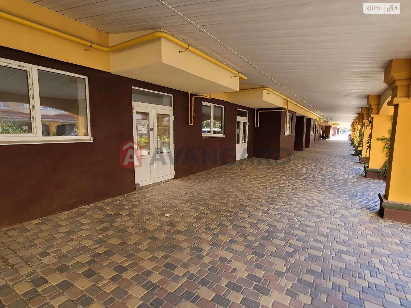 Сдается в аренду объект сферы услуг 80 кв. м в 9-этажном здании, цена: 40000 грн - фото 1