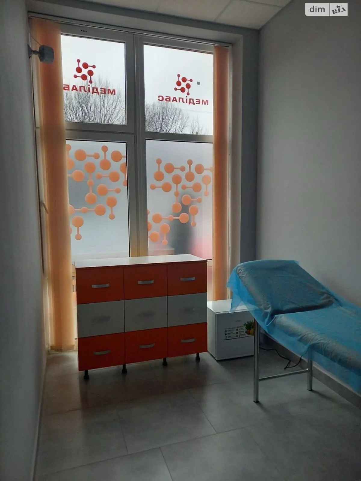 Сдается в аренду помещения свободного назначения 41.5 кв. м в 10-этажном здании, цена: 22000 грн - фото 1