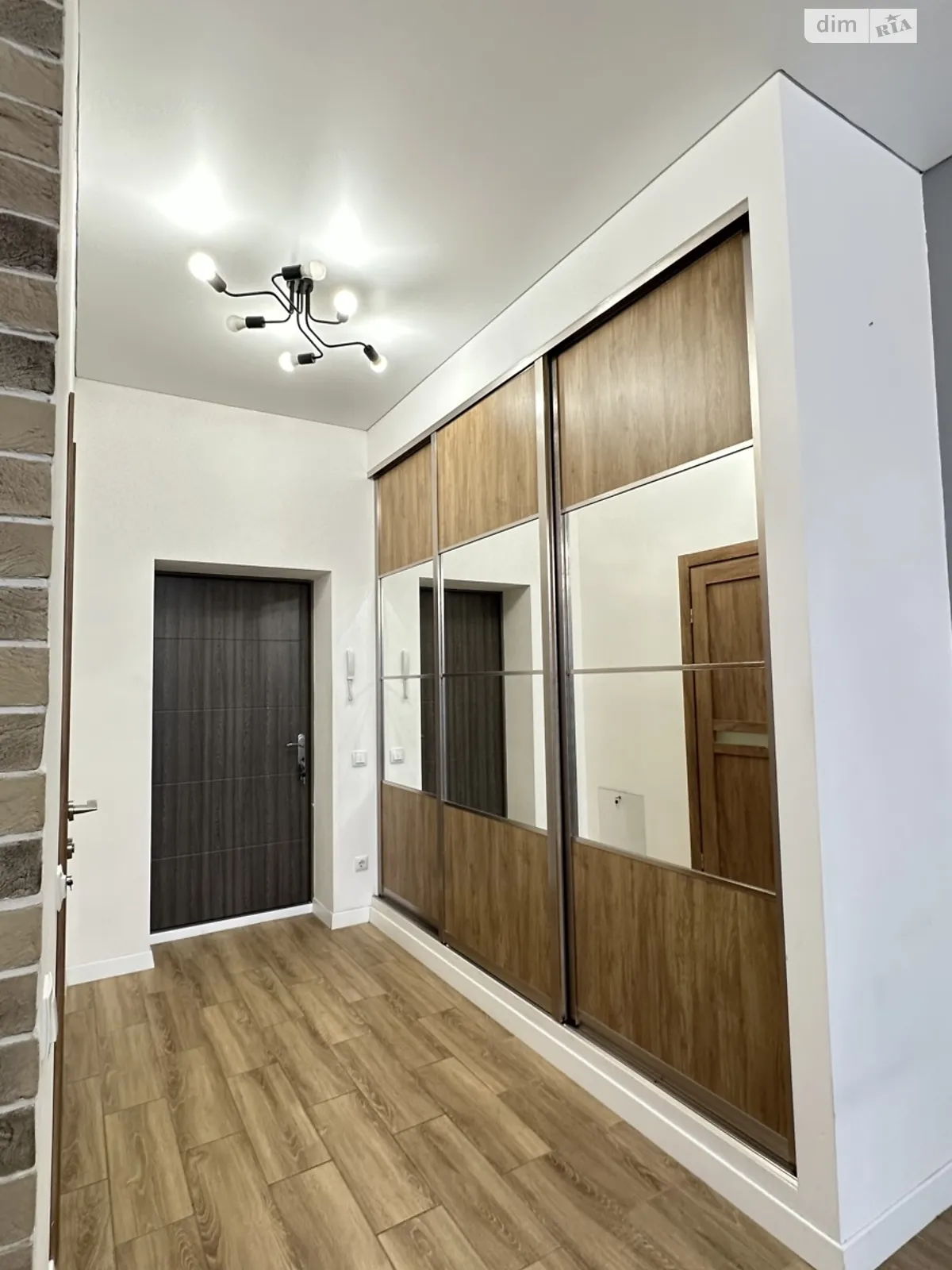 Продается 1-комнатная квартира 39 кв. м в Ровно, ул. Рождественская - фото 1