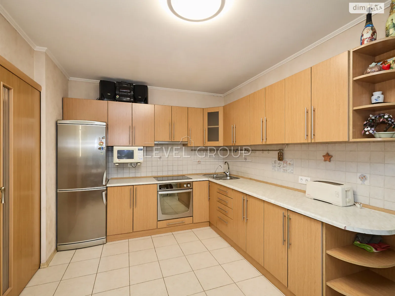 Продается 2-комнатная квартира 65.8 кв. м в Киеве, пл. Святошинская, 1 - фото 1