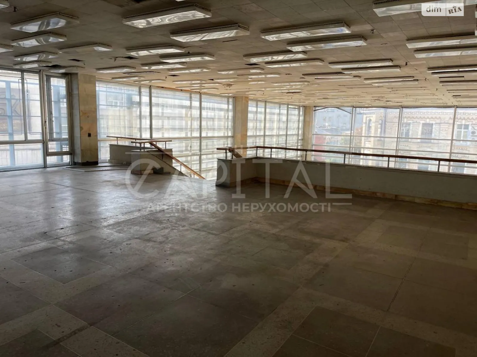 Сдается в аренду объект сферы услуг 1800 кв. м в 4-этажном здании, цена: 23400 $ - фото 1