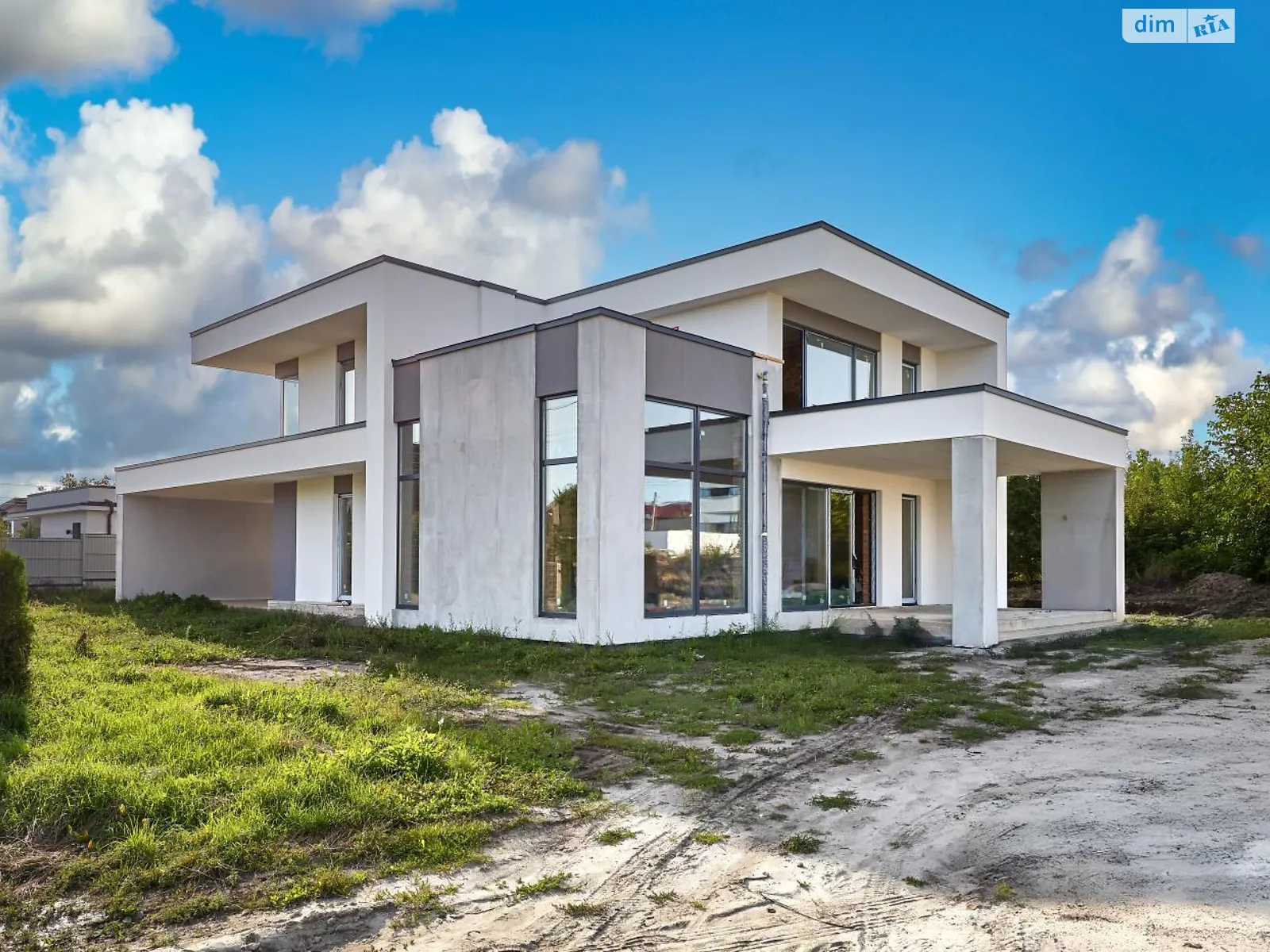 Продается дом на 2 этажа 233 кв. м с верандой, цена: 370000 $ - фото 1