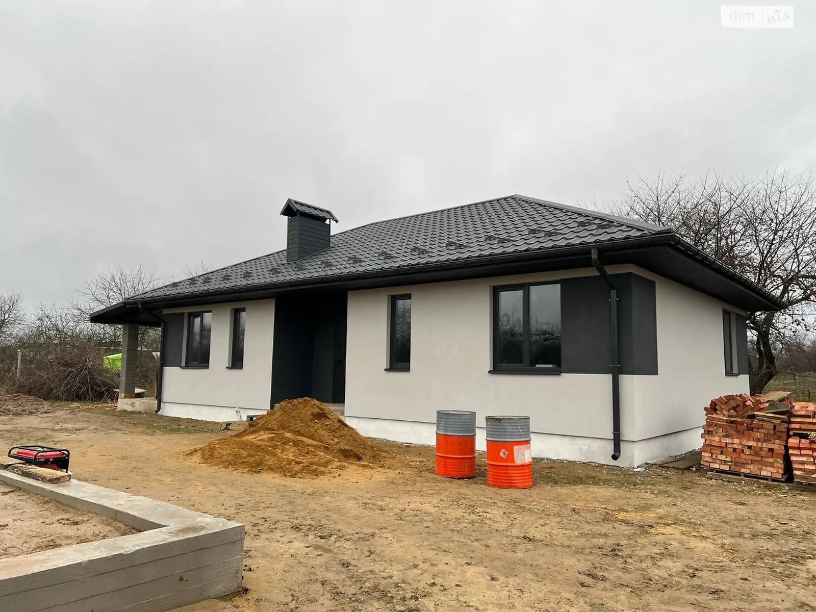 Продається одноповерховий будинок 95 кв. м з гаражем, цена: 92000 $ - фото 1