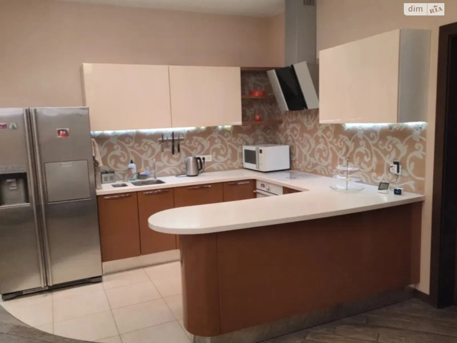 Продается 3-комнатная квартира 80 кв. м в Киеве, ул. Старонаводницкая, 6Б - фото 1