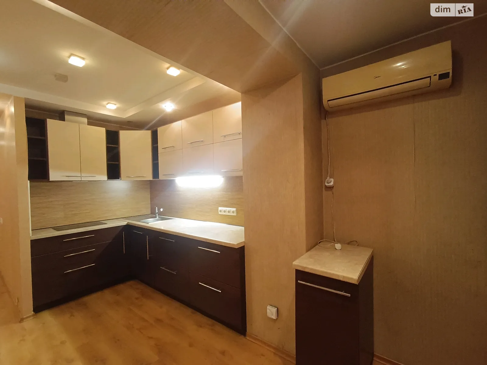 Продается 1-комнатная квартира 45 кв. м в Днепре, ул. Шнеерсона Менахем-Мендл, 1 - фото 1