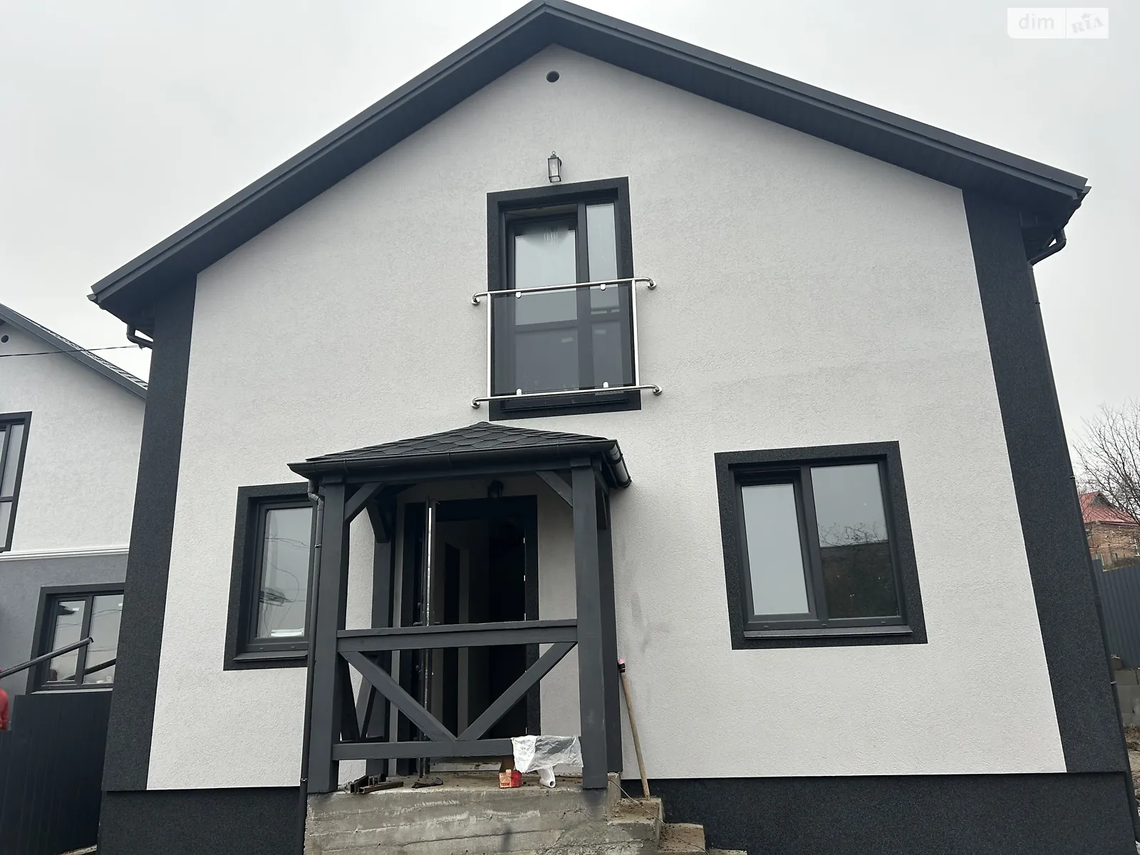 Продается дом на 2 этажа 108 кв. м с гаражом, цена: 83000 $ - фото 1