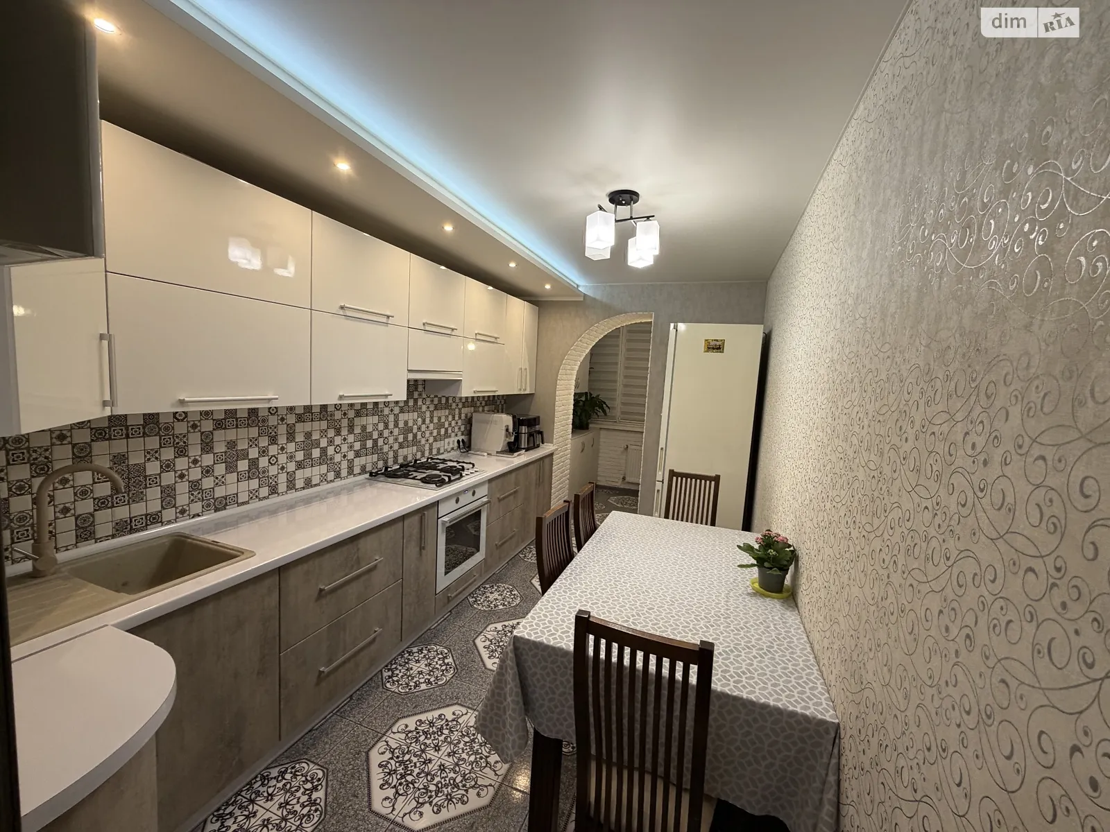 Продается 1-комнатная квартира 43 кв. м в Виннице, ул. Гетмана Мазепы(Чехова), 9Б - фото 1