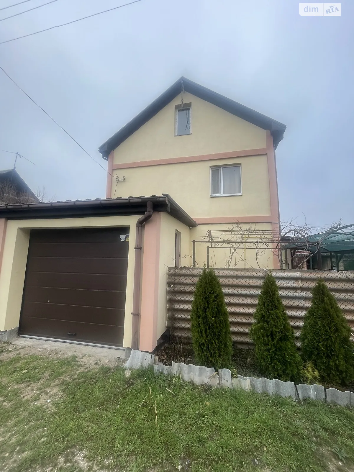 Продается дом на 2 этажа 85 кв. м с бассейном, цена: 16500 $ - фото 1
