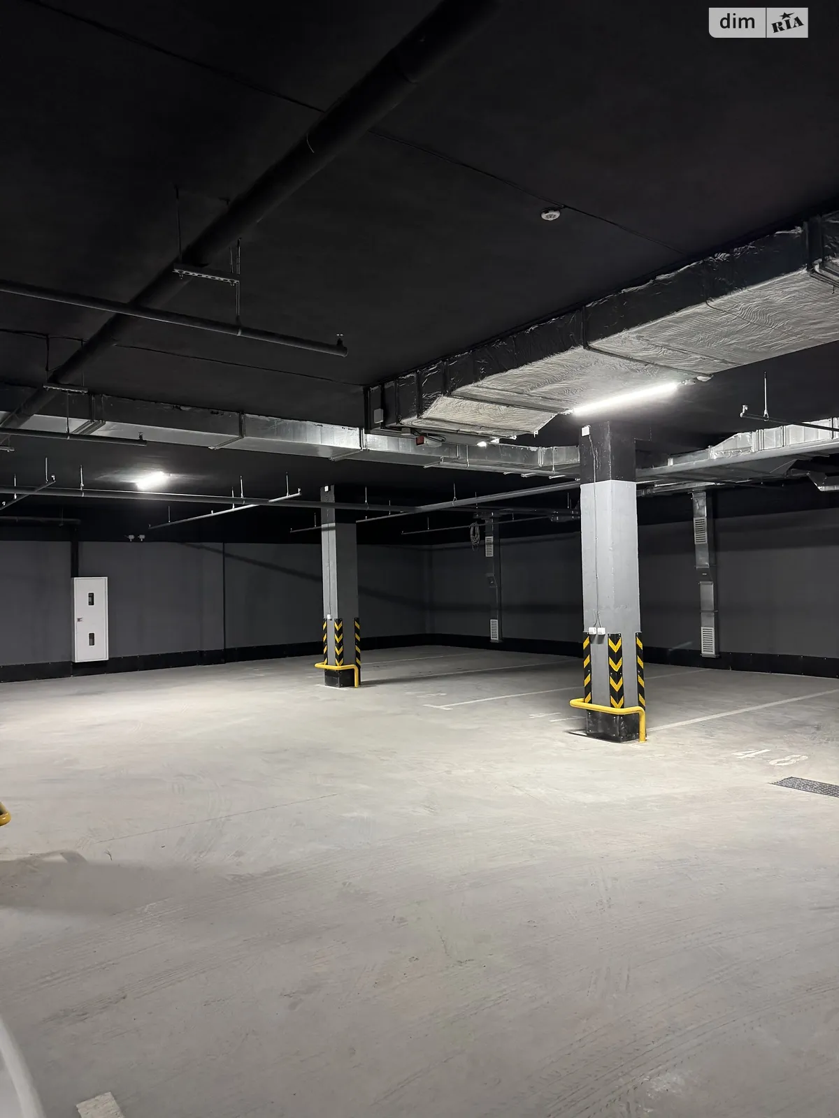 Сдается в аренду подземный паркинг под легковое авто на 23 кв. м, цена: 75 $ - фото 1