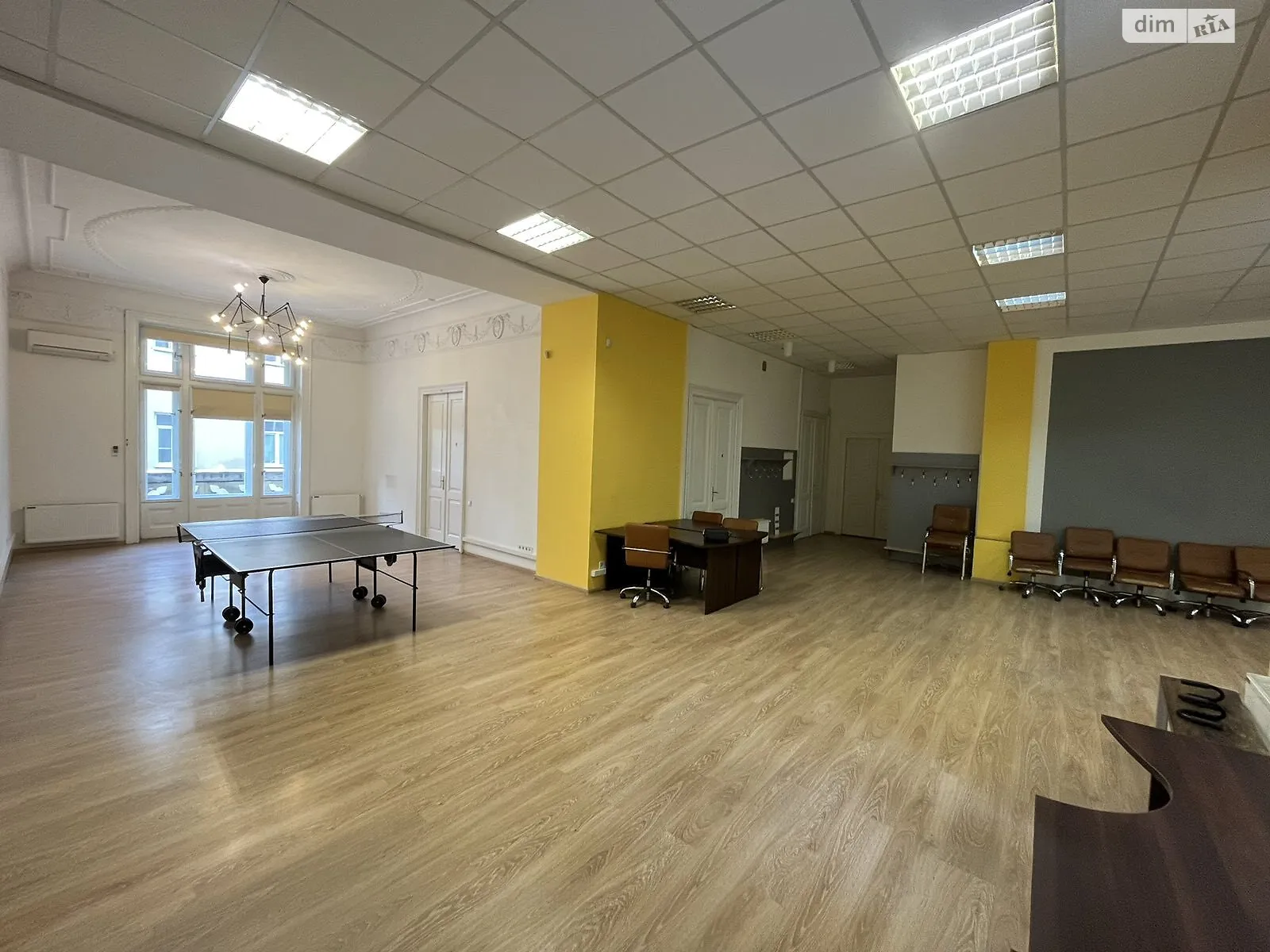 Здається в оренду офіс 152 кв. м в бізнес-центрі, цена: 1500 $ - фото 1