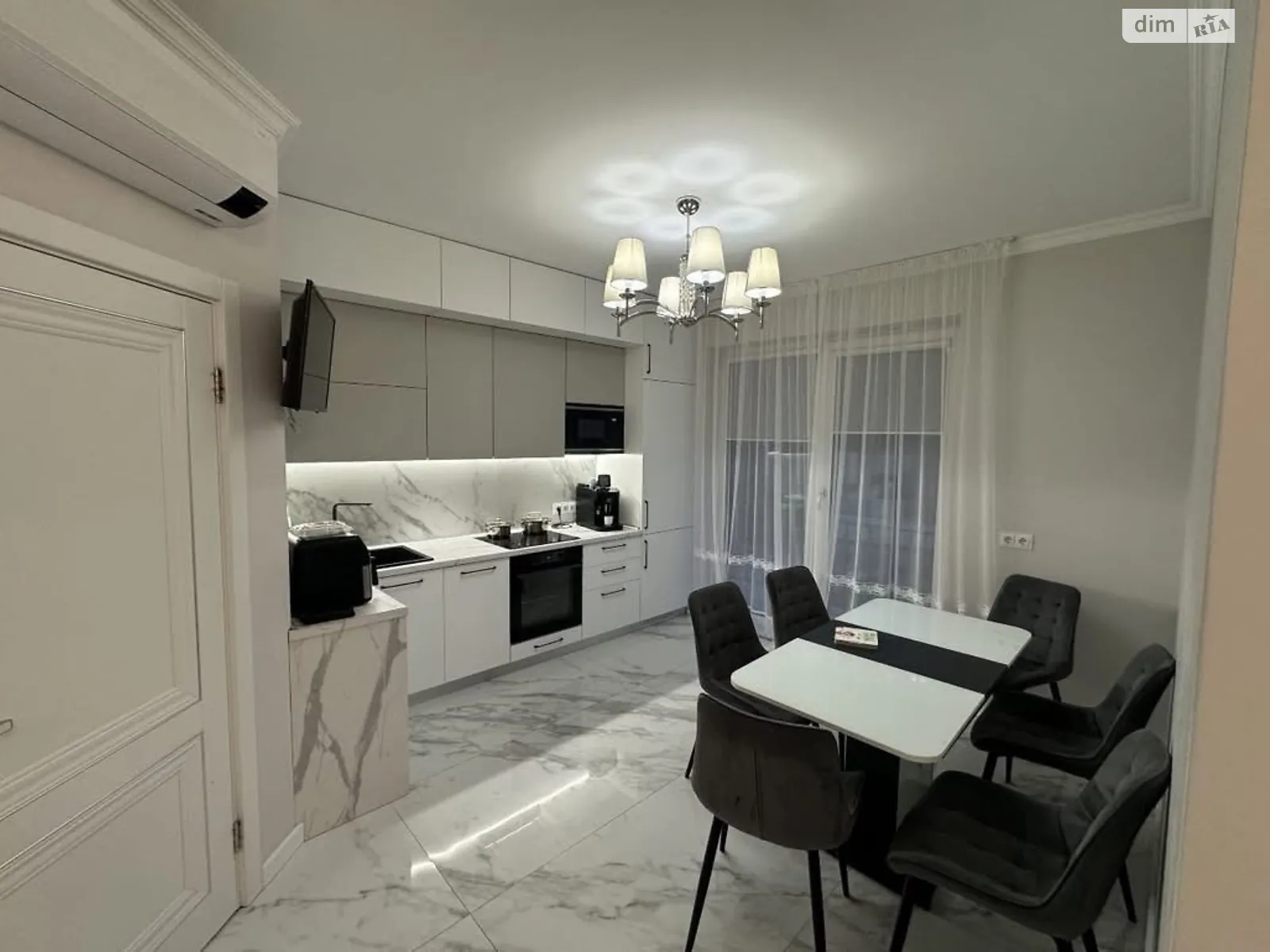 Продається 2-кімнатна квартира 55.2 кв. м у Ужгороді, вул. Загорська - фото 1