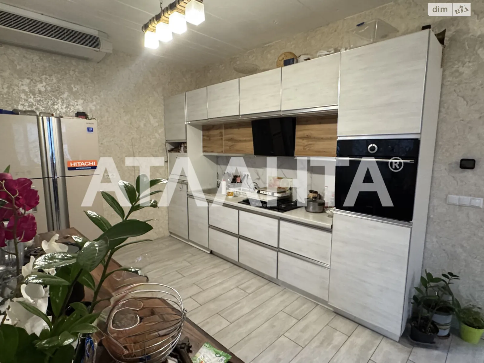 Продається будинок 2 поверховий 287.6 кв. м з гаражем, цена: 320000 $ - фото 1