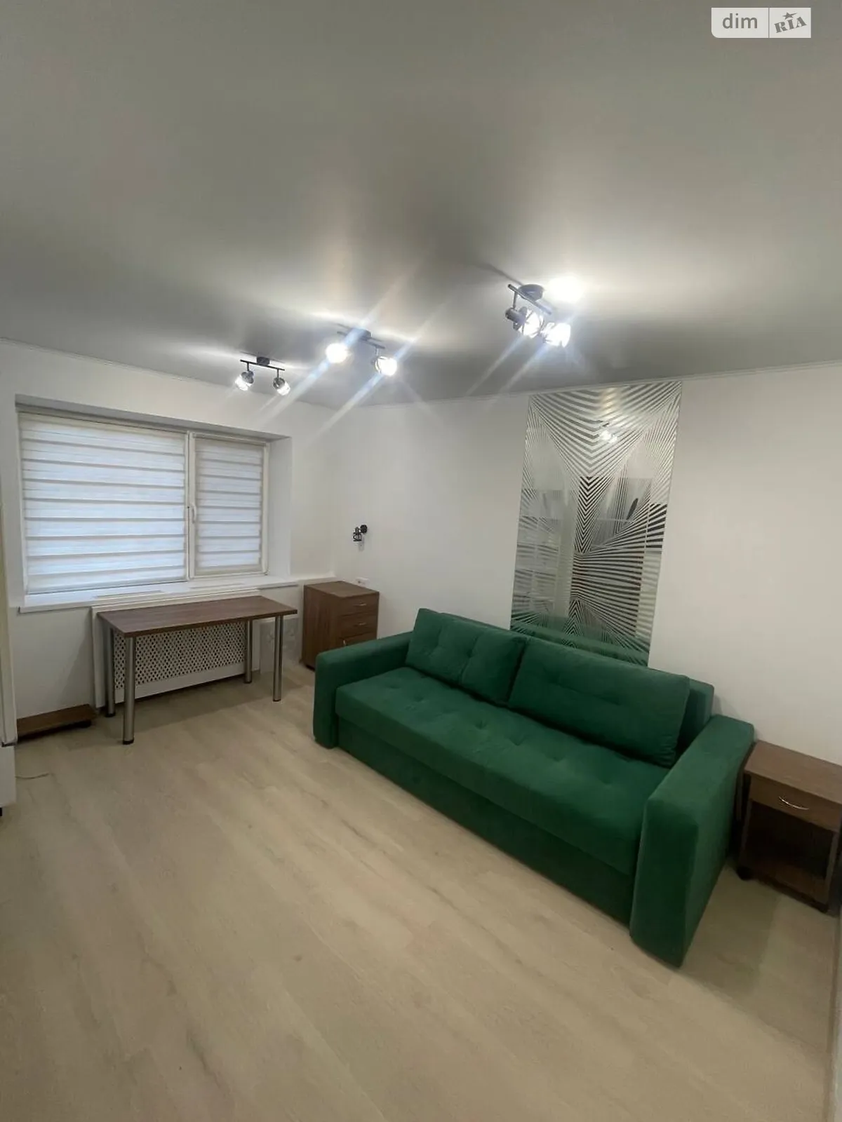 Продается 1-комнатная квартира 30.7 кв. м в Киеве, ул. Салютная, 17 - фото 1