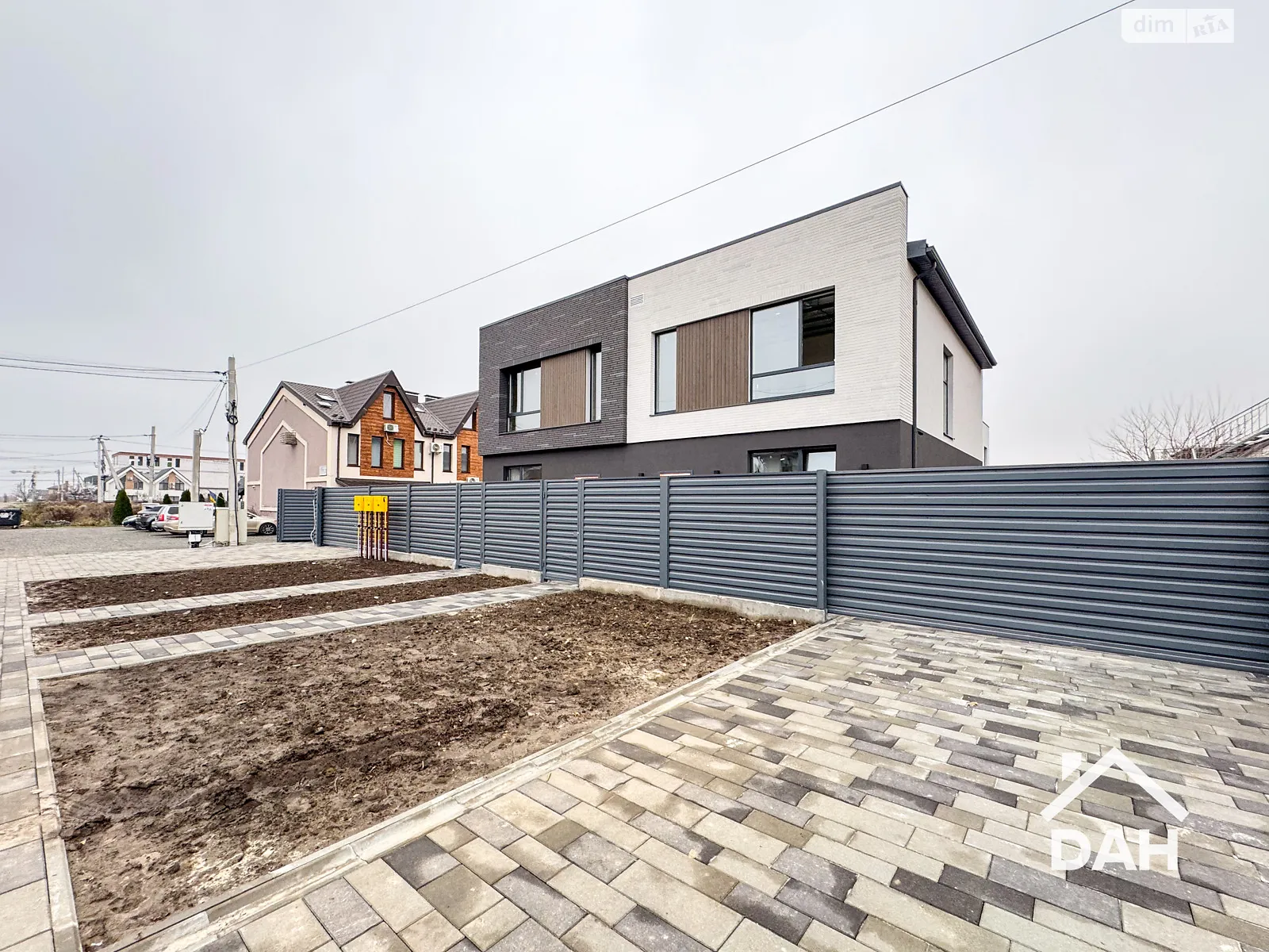 Продается дом на 2 этажа 120 кв. м с баней/сауной, цена: 125000 $ - фото 1