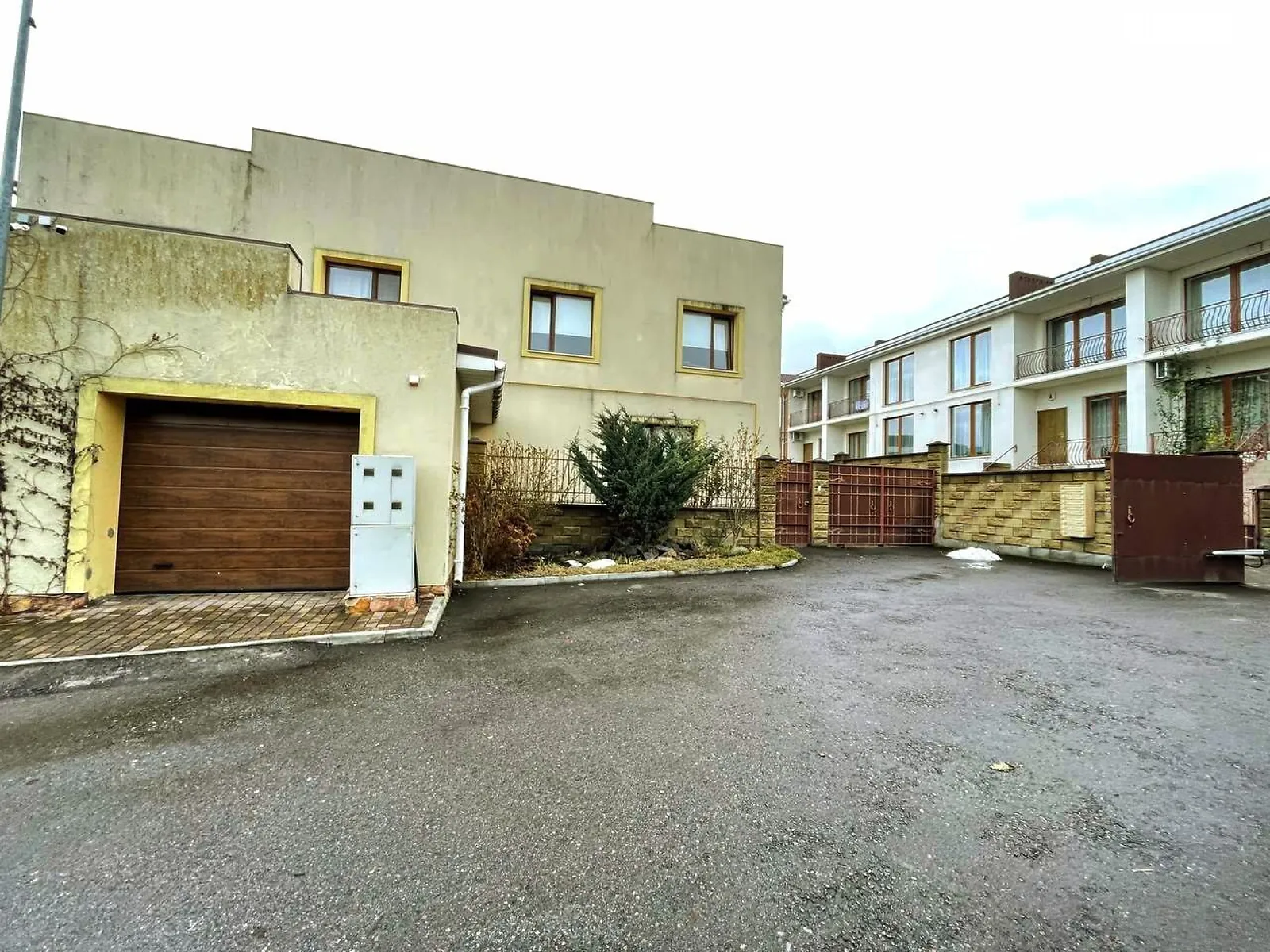 вул. Щаслива, 36 Південний Рівне, цена: 250000 $ - фото 1