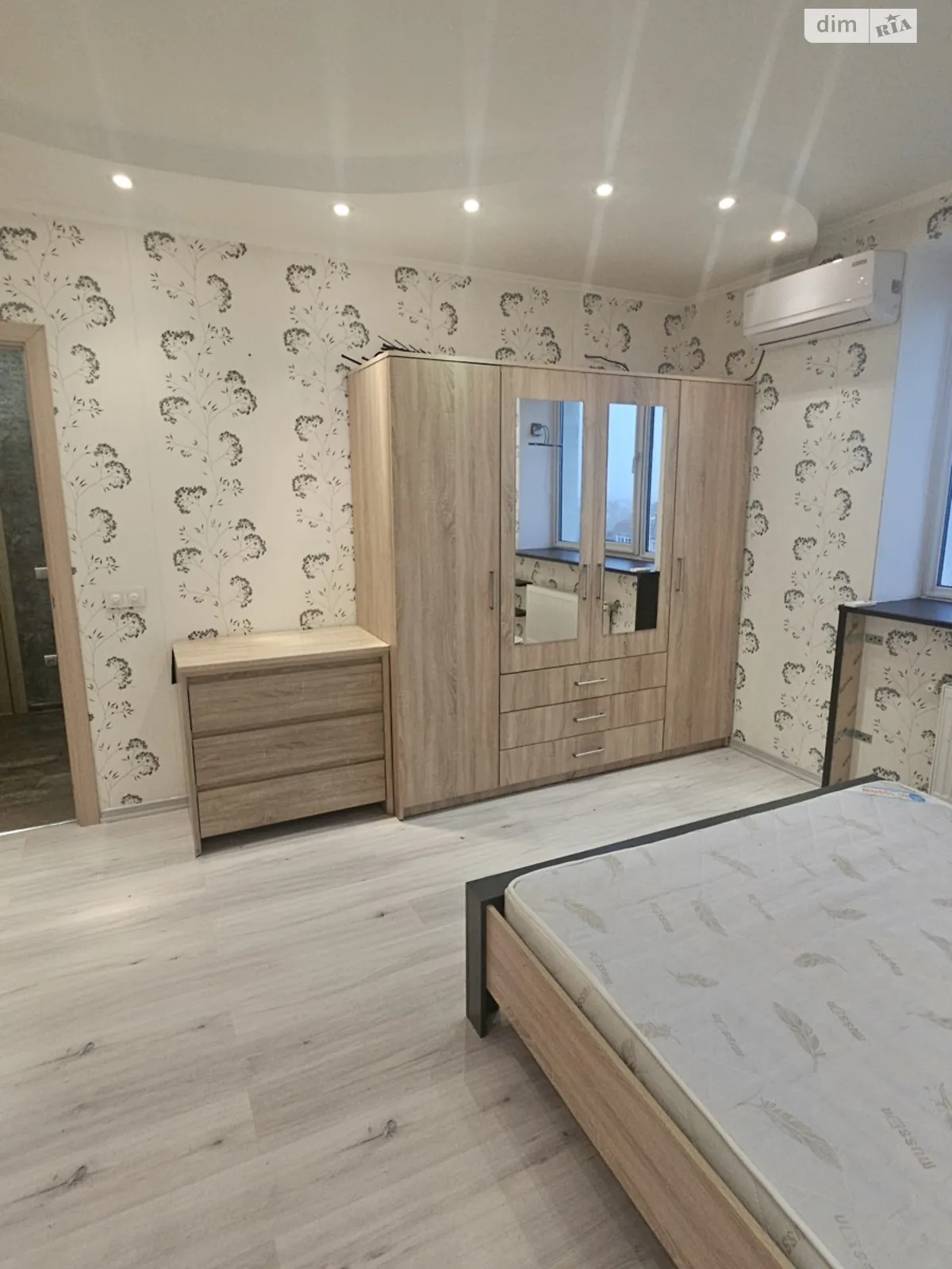 Сдается в аренду 1-комнатная квартира 40 кв. м в Софиевской Борщаговке, ул. Академика Амосова, 22 - фото 1