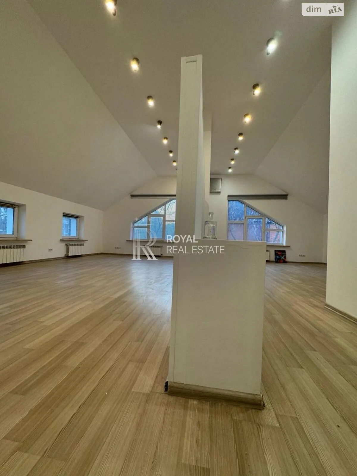 Сдается в аренду офис 600 кв. м в бизнес-центре, цена: 7500 $ - фото 1