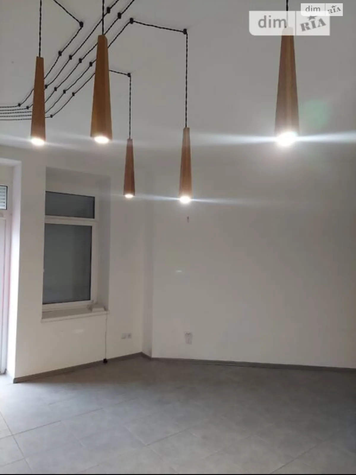 Сдается в аренду офис 27 кв. м в бизнес-центре, цена: 6000 грн - фото 1