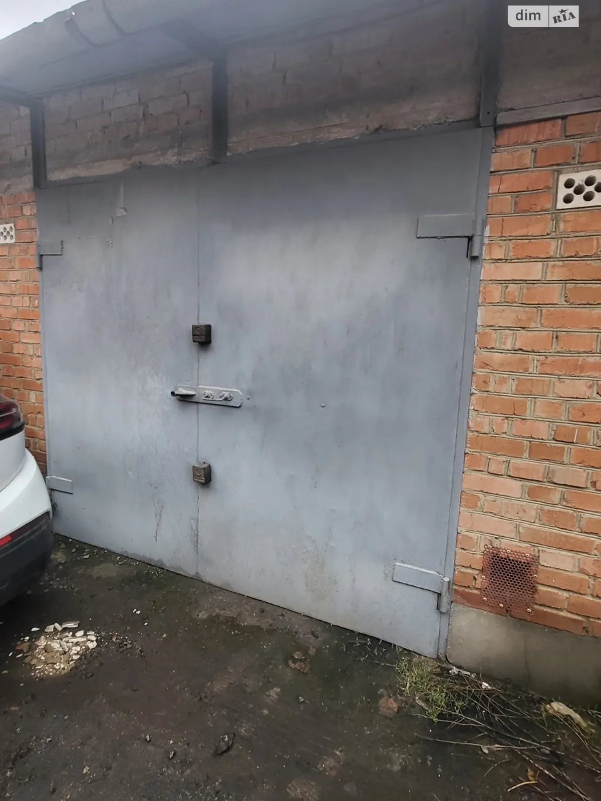 Продается место в гаражном кооперативе под легковое авто на 22 кв. м, цена: 9500 $ - фото 1