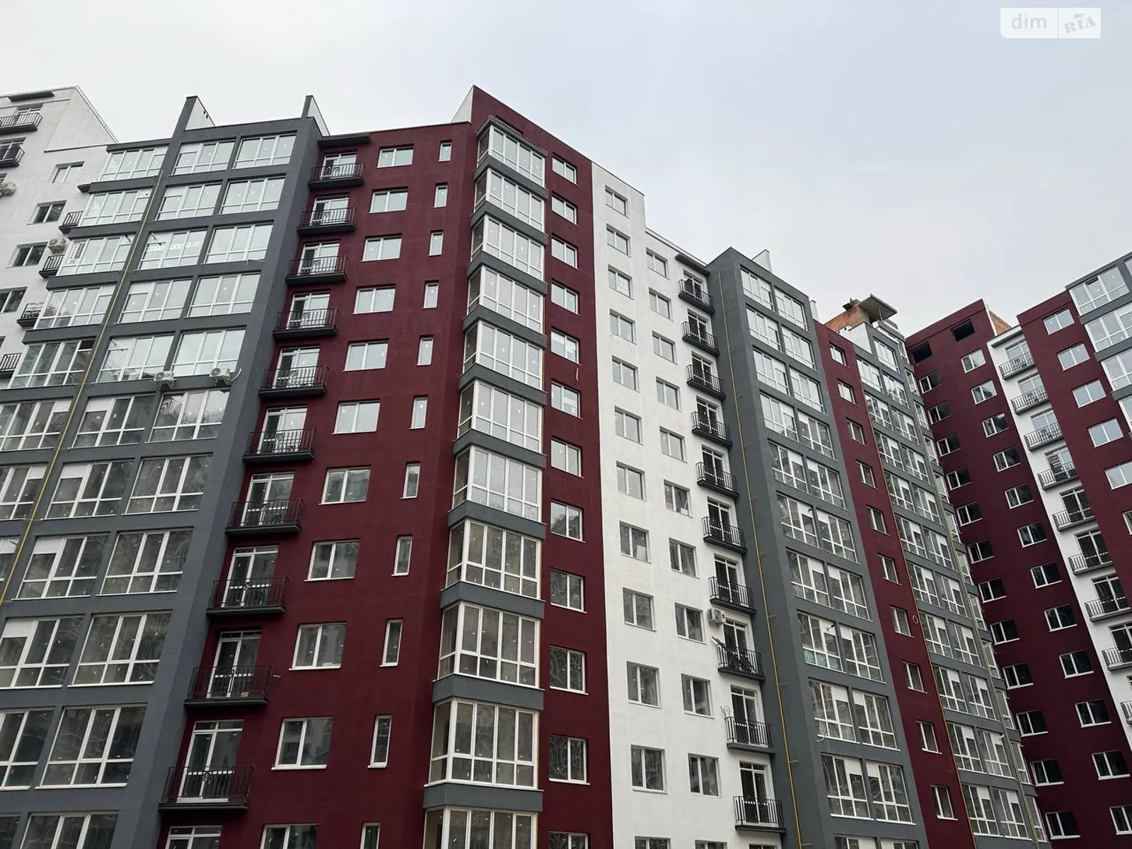 Продается 2-комнатная квартира 55 кв. м в Ивано-Франковске, ул. Княгинин, 44 корпус 25 - фото 1