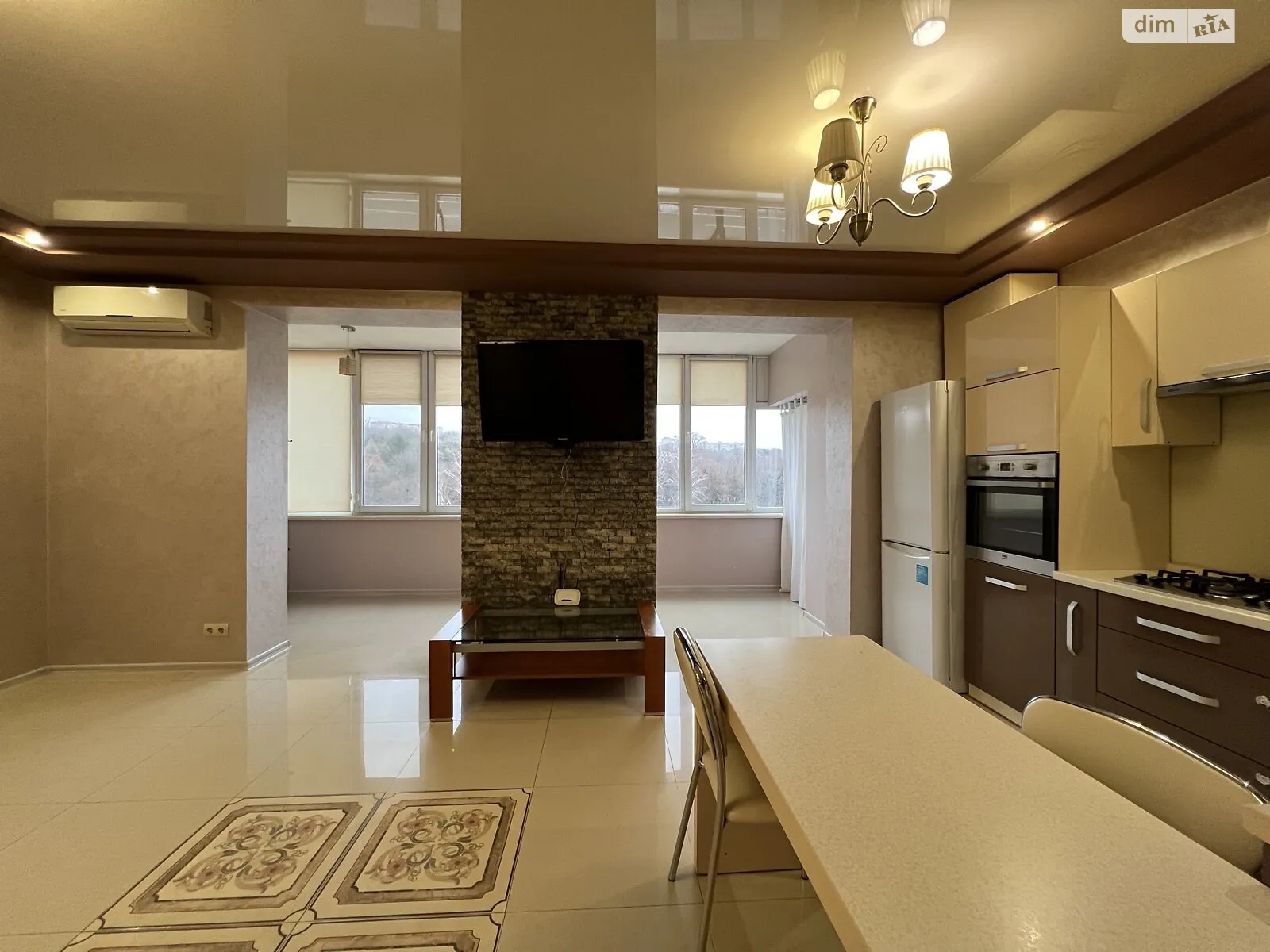 Продается 2-комнатная квартира 70.5 кв. м в Ровно, ул. Черновола Вячеслава, 60 - фото 1