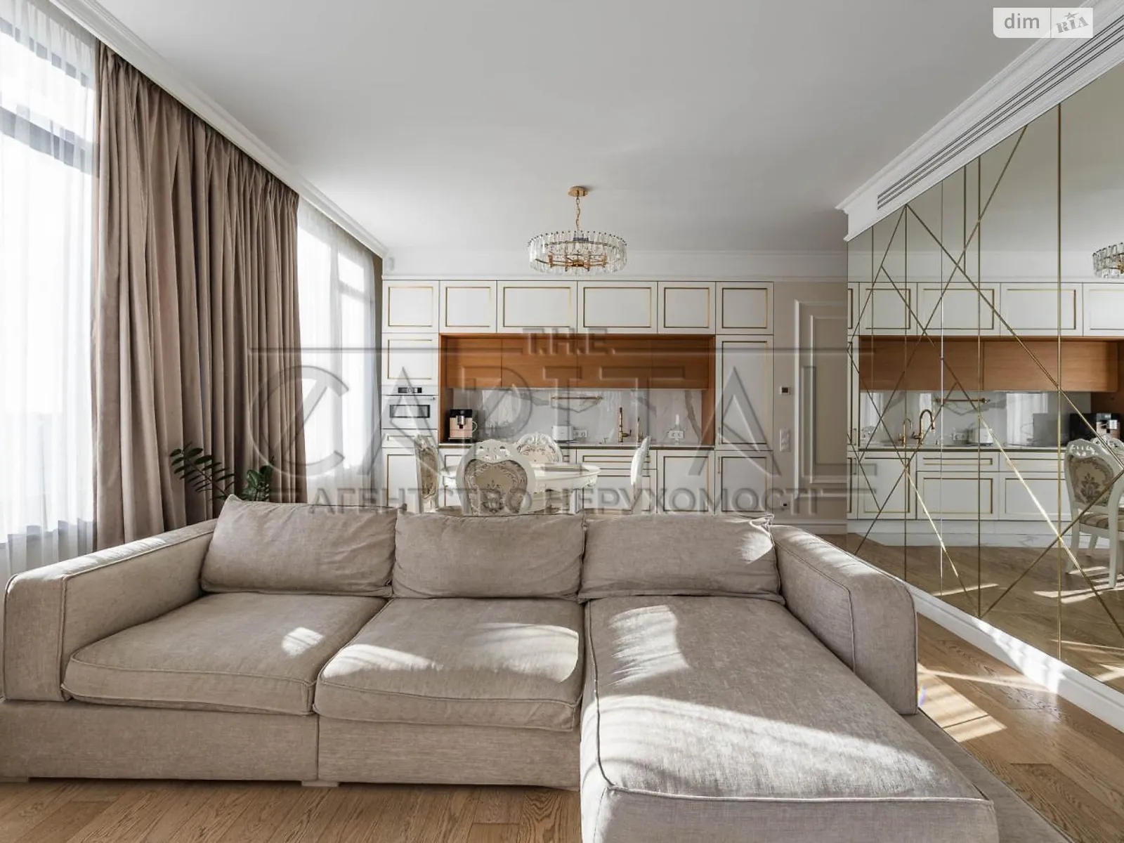 Продается 1-комнатная квартира 77 кв. м в Киеве, ул. Ивана Федорова, 2А - фото 1