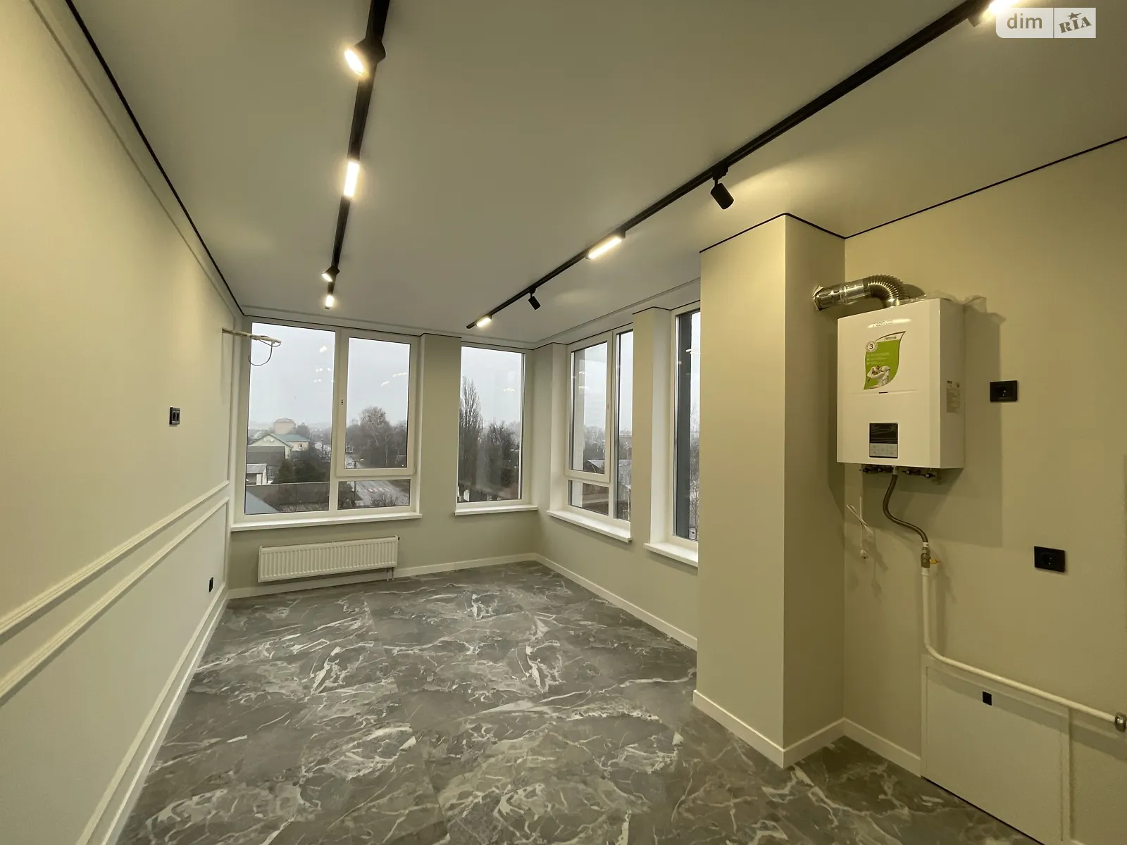 Продається 3-кімнатна квартира 83 кв. м у Святопетрівське, вул. Володимирська(Червоний Орач), 36 - фото 1