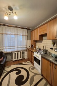 Долгосрочная аренда квартиры, Луцк, р‑н. Центр, 8 марта улица, дом 10