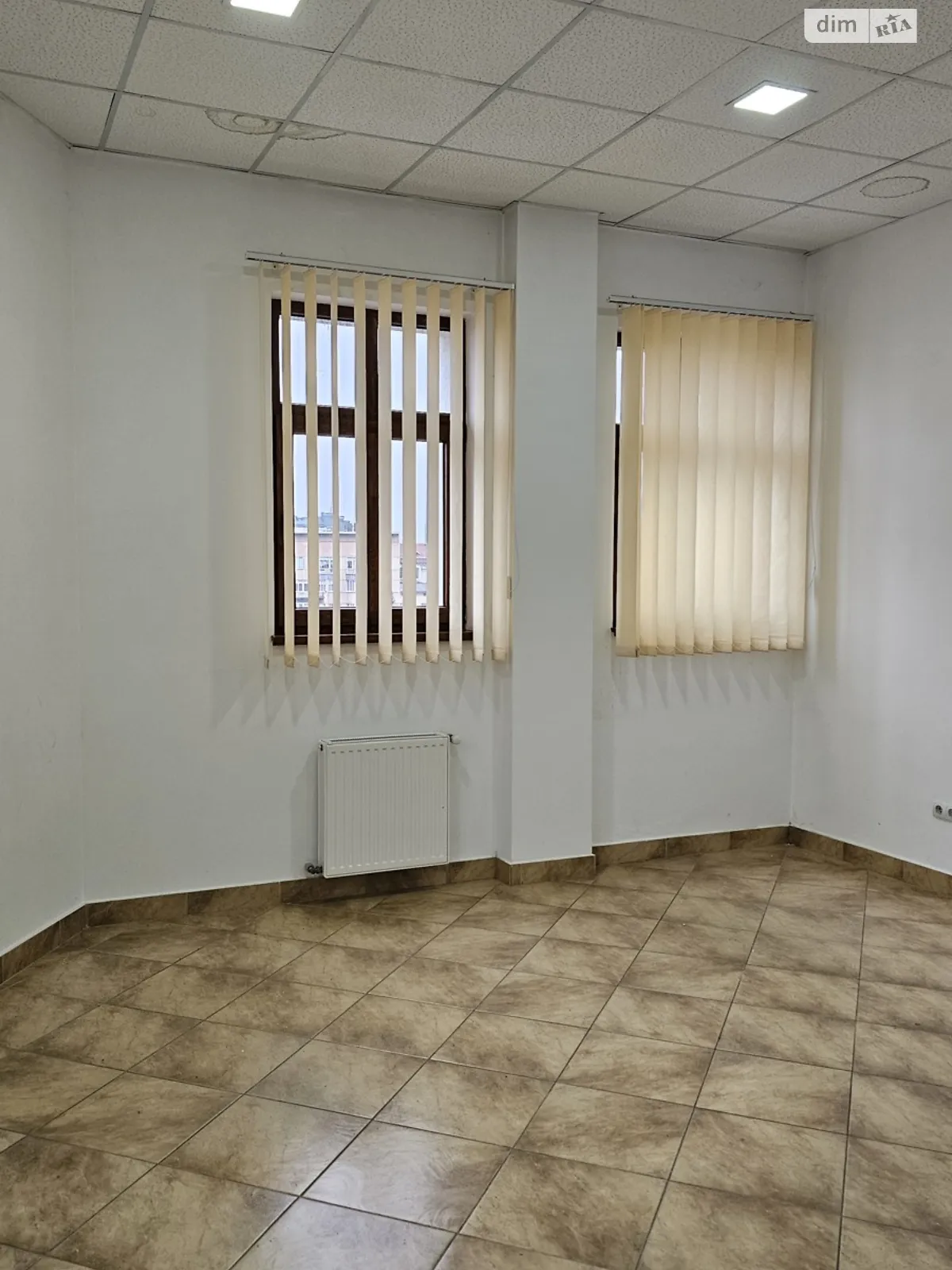 Здається в оренду офіс 25 кв. м в бізнес-центрі, цена: 11000 грн - фото 1