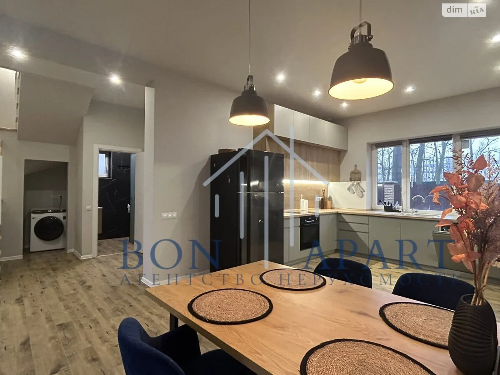 Сдается в аренду дом на 2 этажа 150 кв. м с верандой, цена: 2000 $ - фото 1