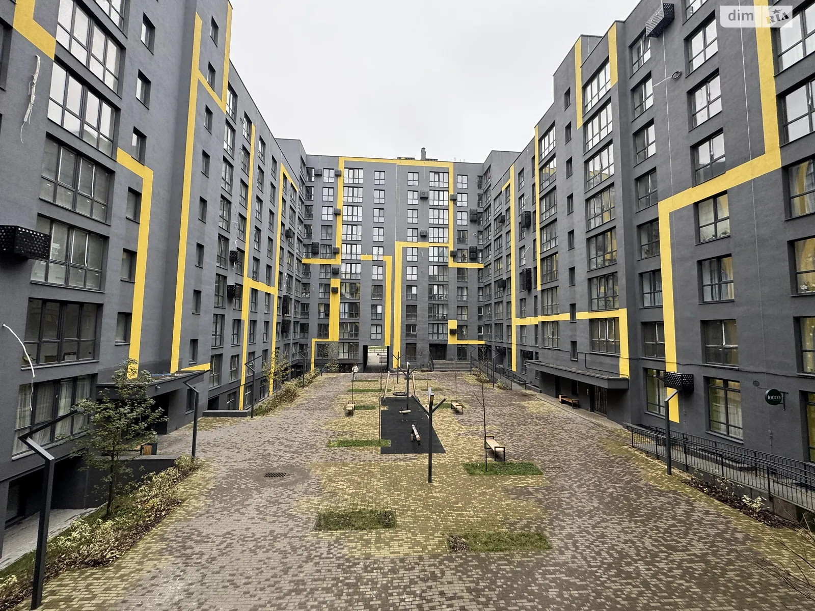 Продается 2-комнатная квартира 78 кв. м в Львове, ул. Железнодорожная, 9Р - фото 1