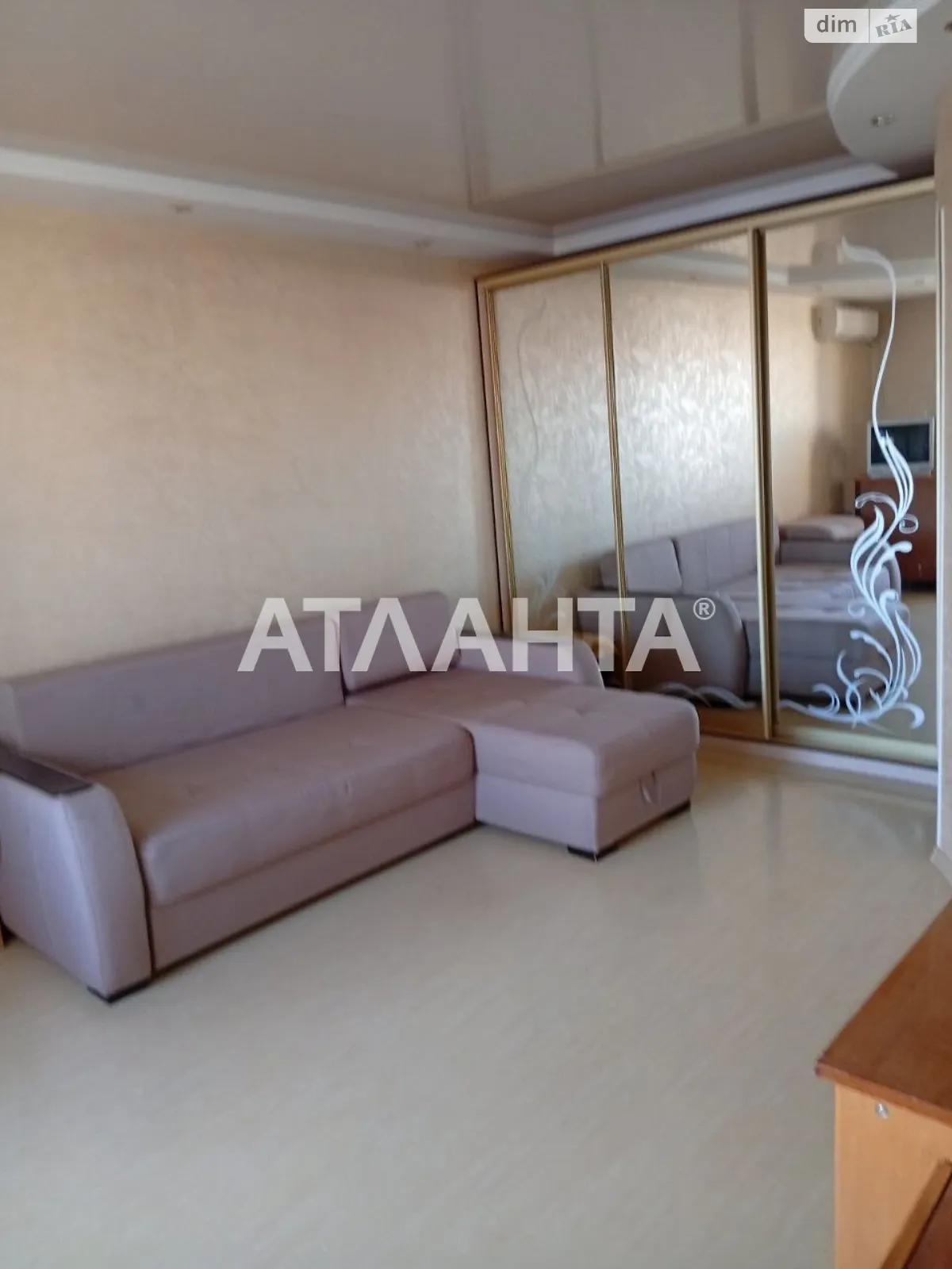 Продается 1-комнатная квартира 37 кв. м в Одессе, ул. Академика Королева - фото 1